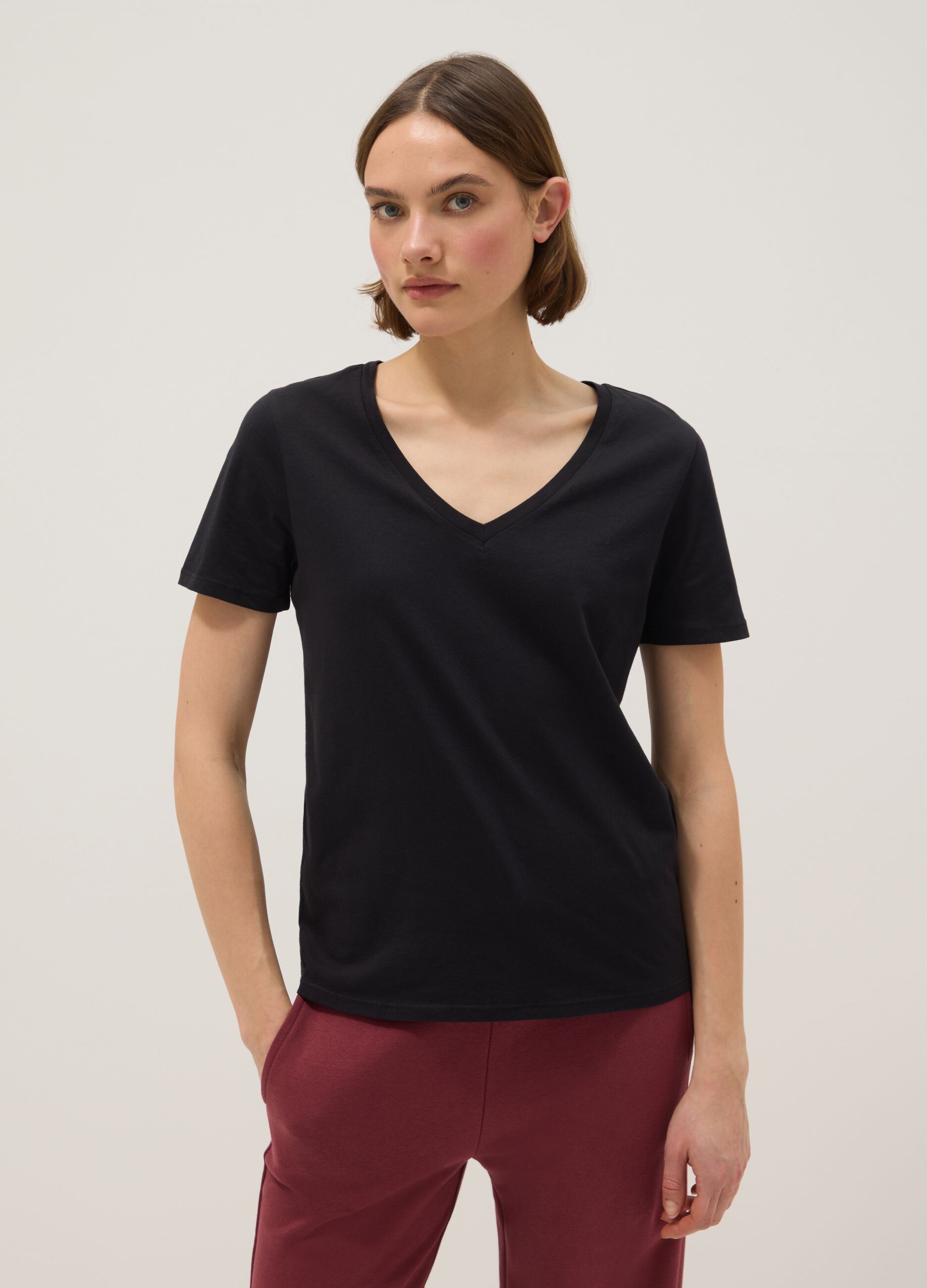 Black pure cotton V-neck regular fit T-shirt