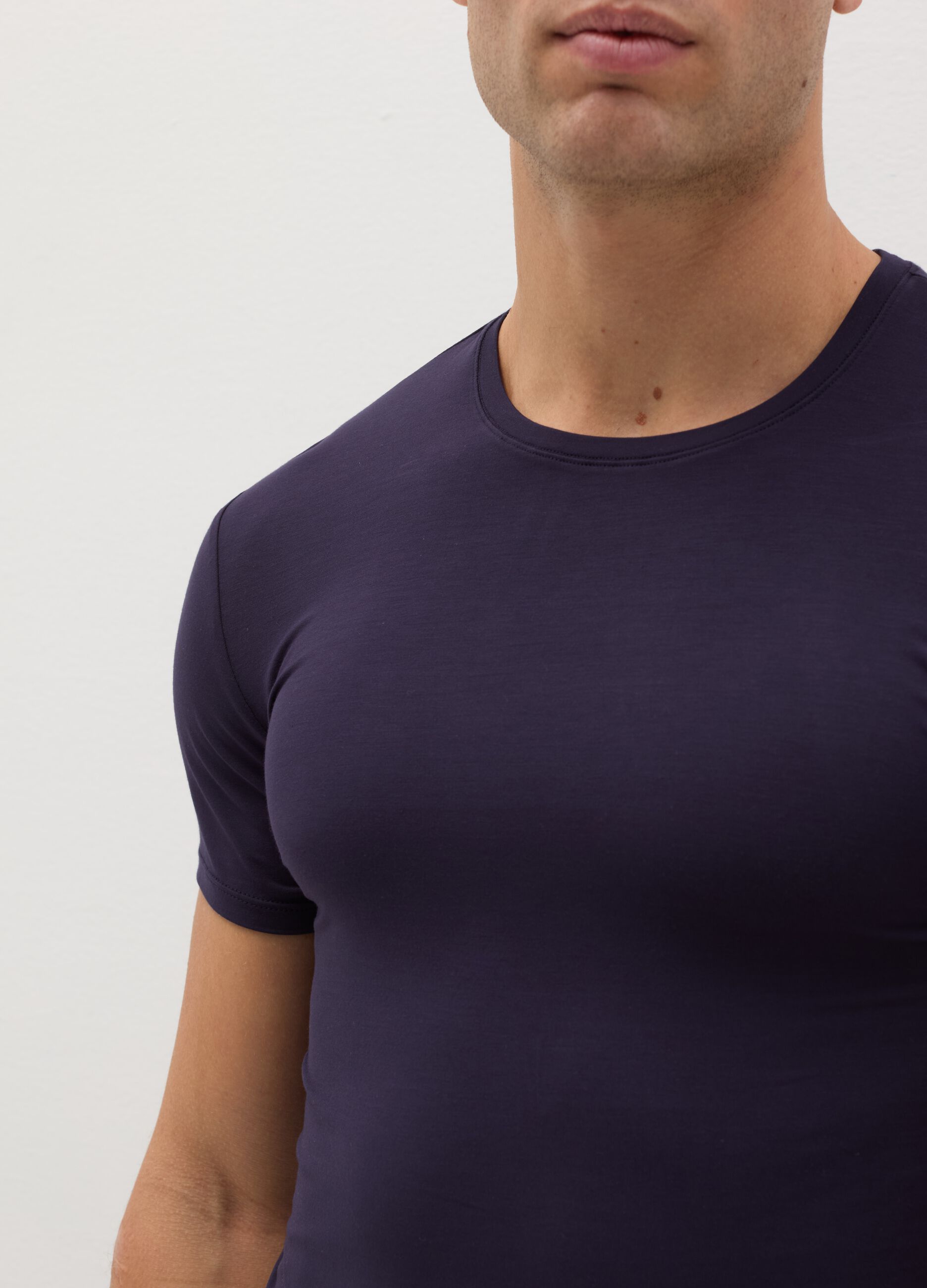 Stretch modal undershirt with round neck