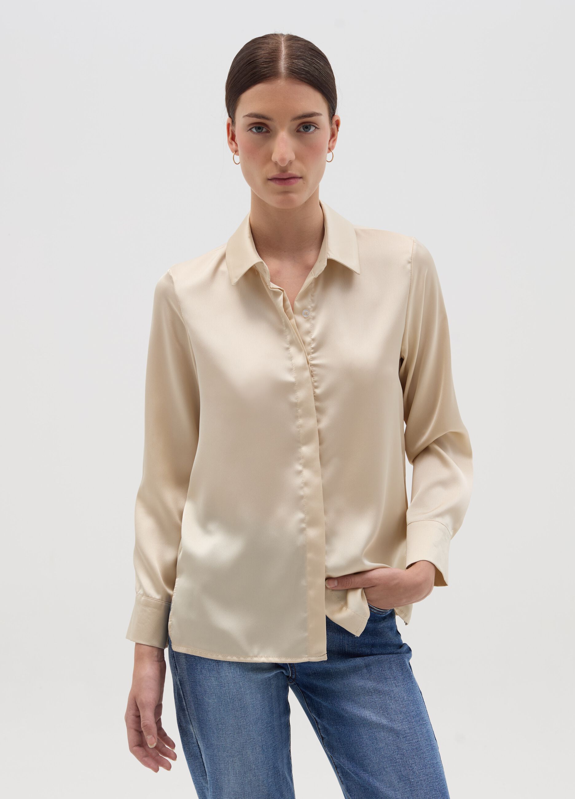 Solid colour satin shirt