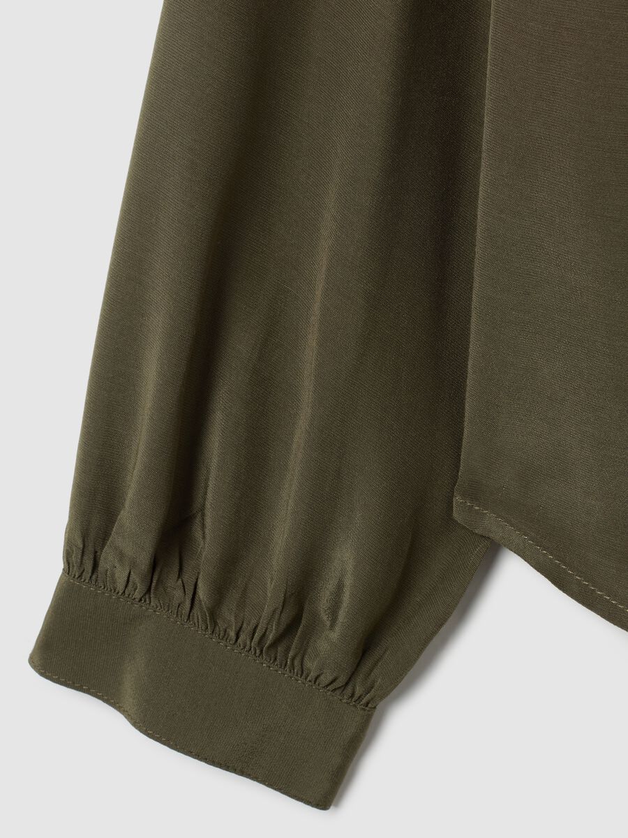 Camicia con collo alla coreana a maniche lunghe verde regular fit_5