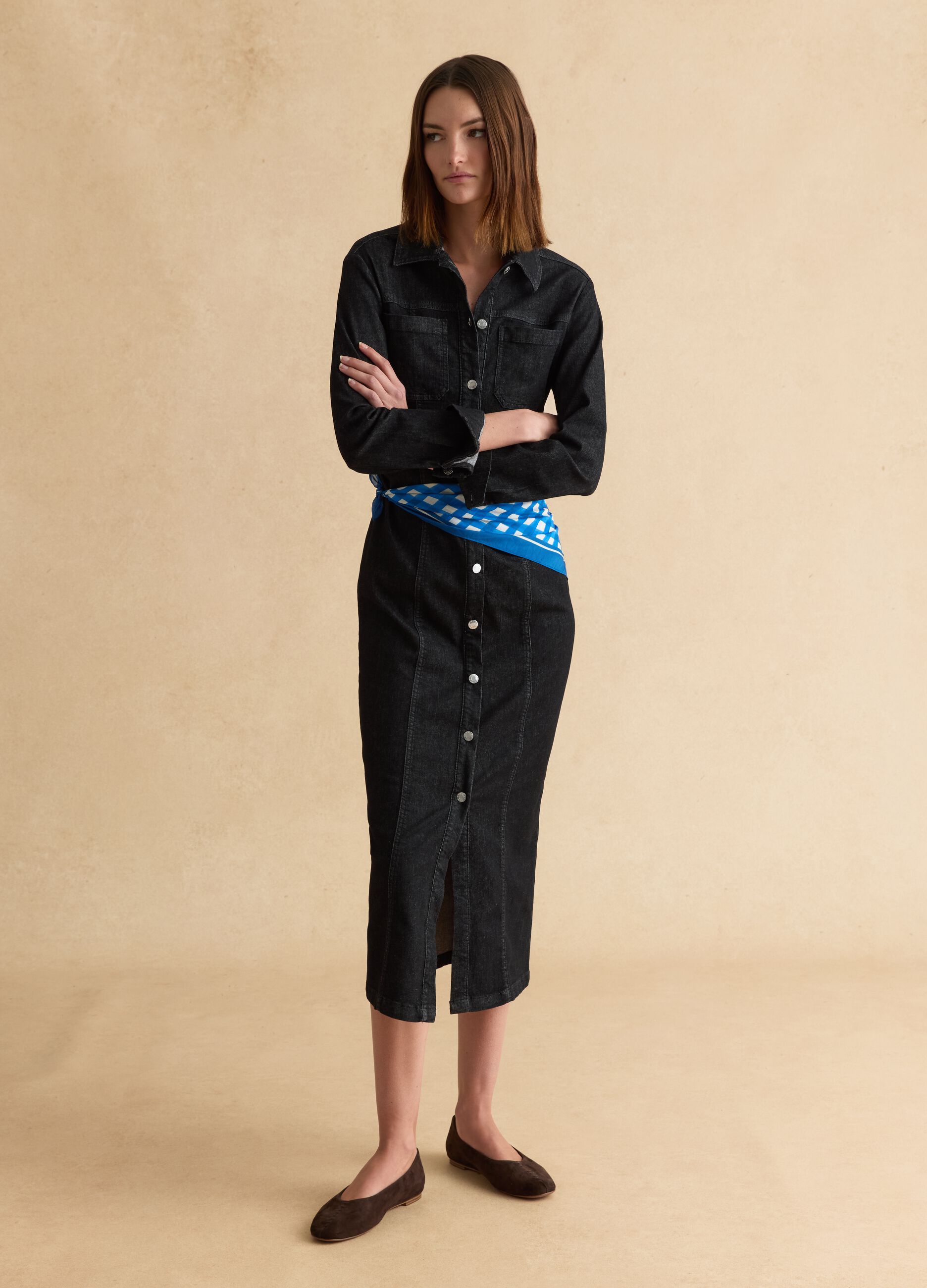 Black long fitted dress in stretch cotton with buttons