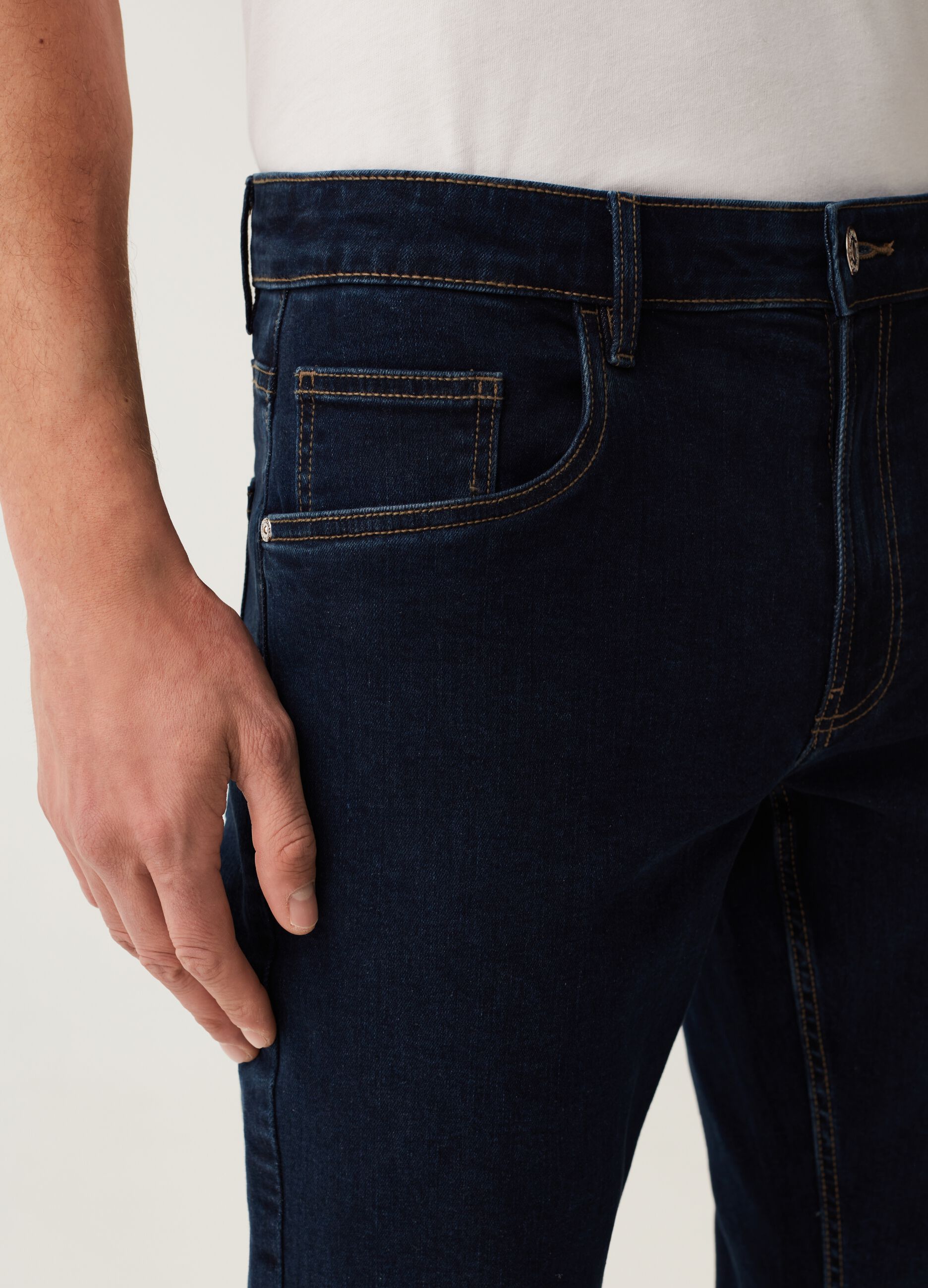 Jeans regular fit con trama cross hatch_3