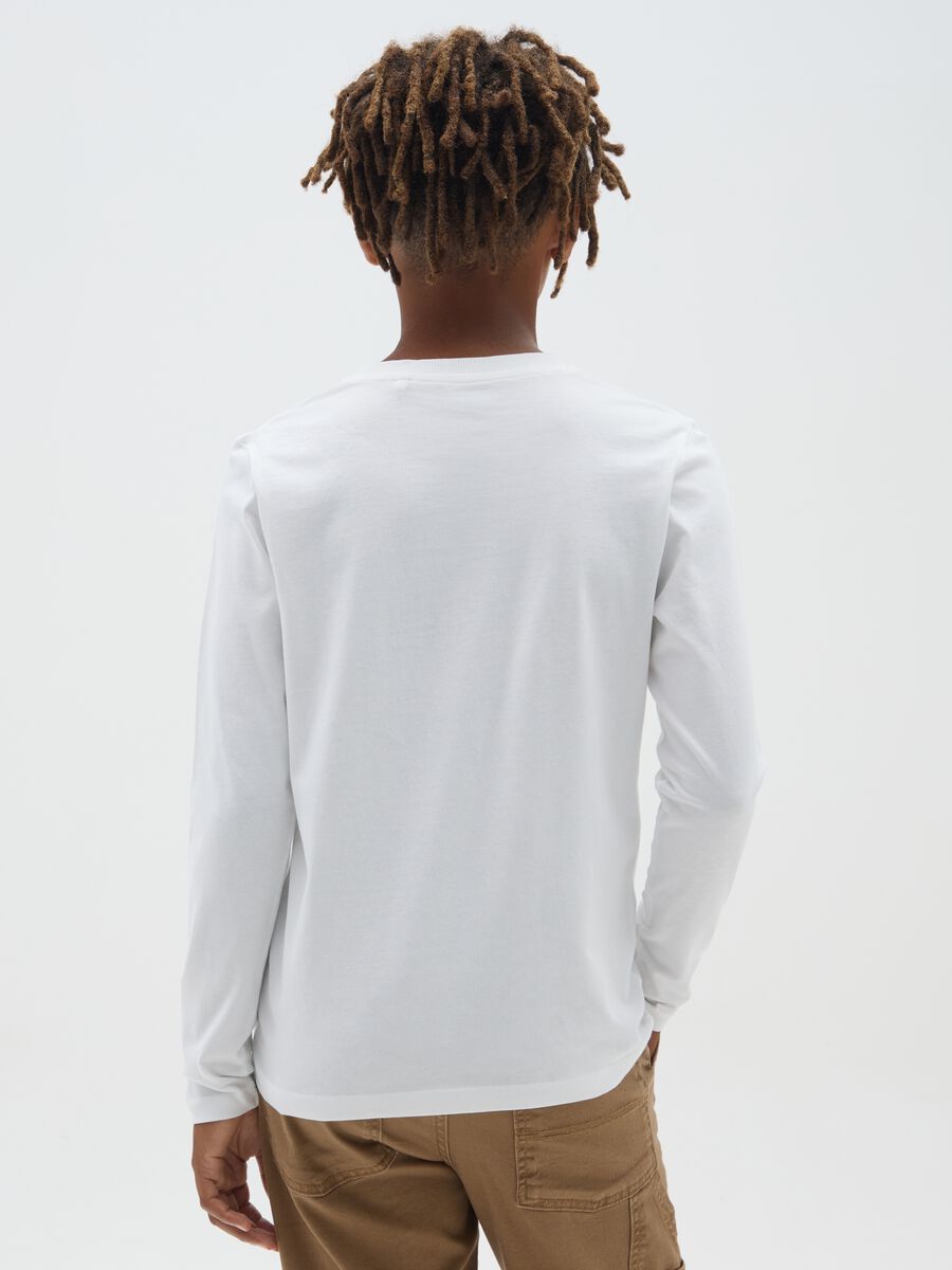 Boy's long white cotton top, regular fit_1