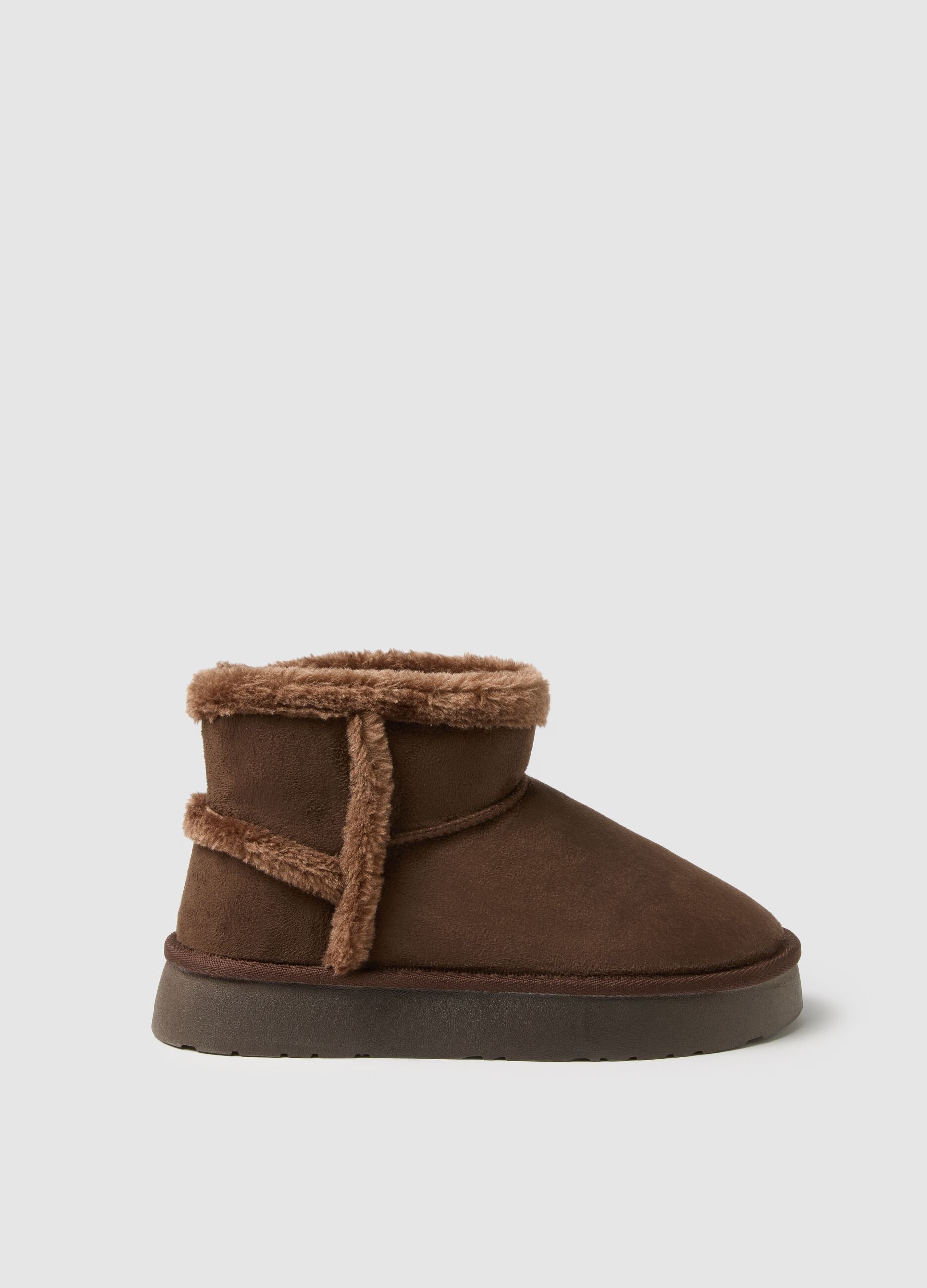 Brown ankle boots with inner lining