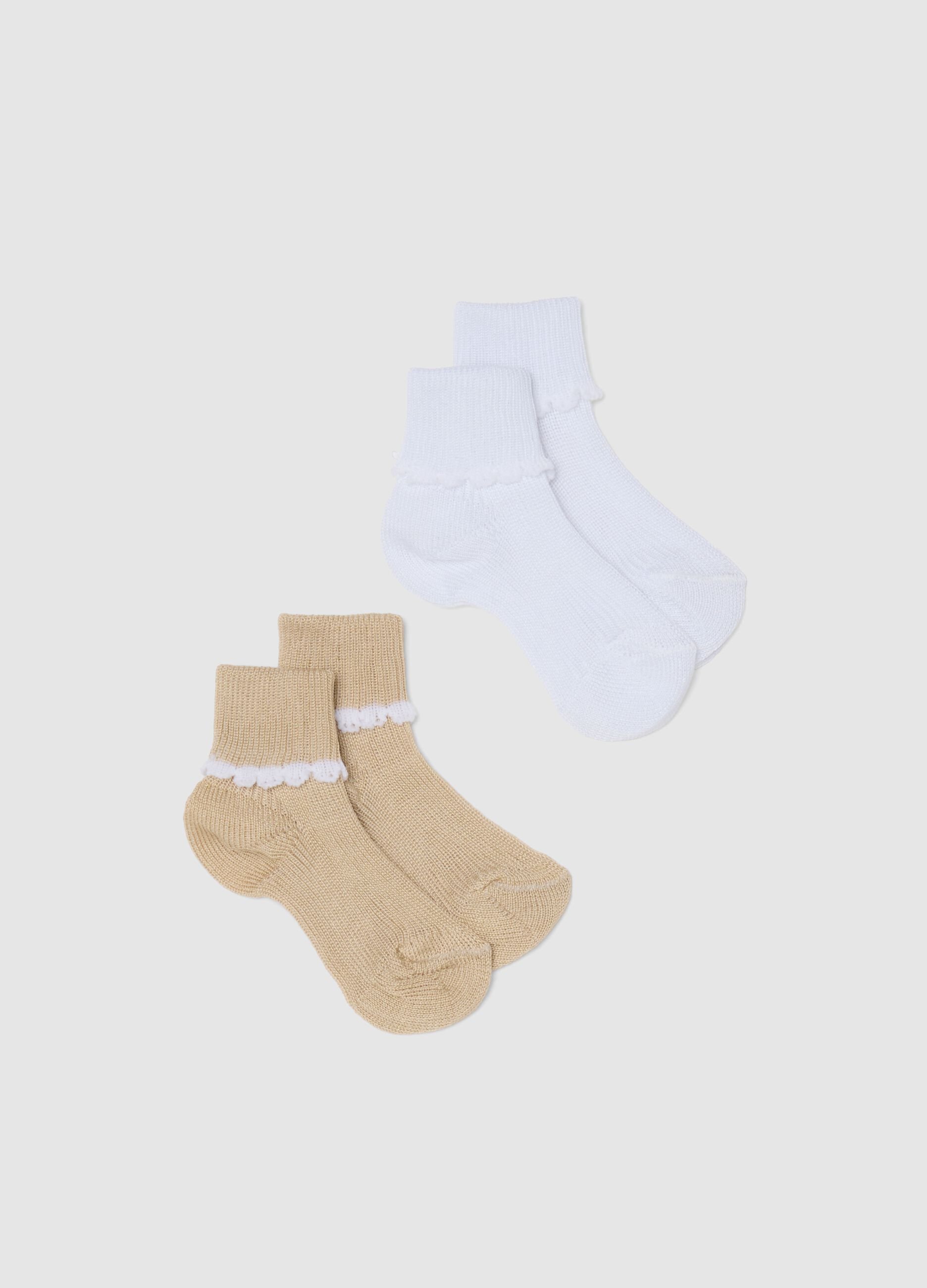Bipack calzini in misto cotone multicolor da neonato con bordo ricamato