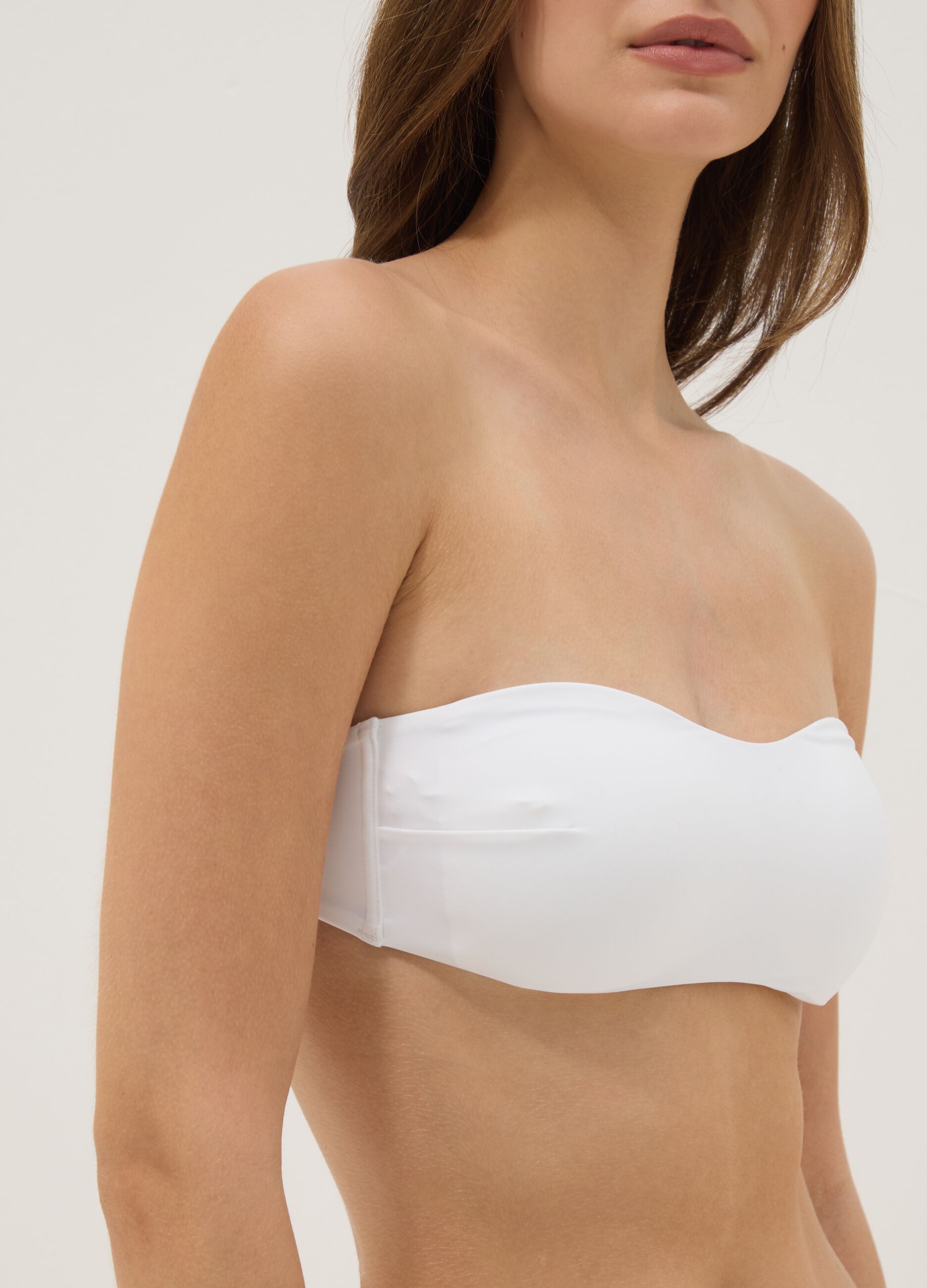 White bandeau bikini top in stretch fabric