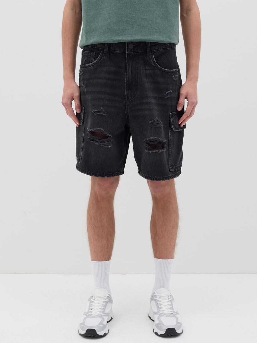 Cargo Bermuda shorts in black denim_1