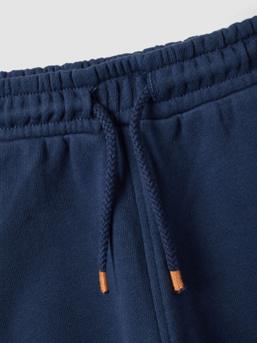 Completo jogging blu in puro cotone per bimbo con stampa skate_2