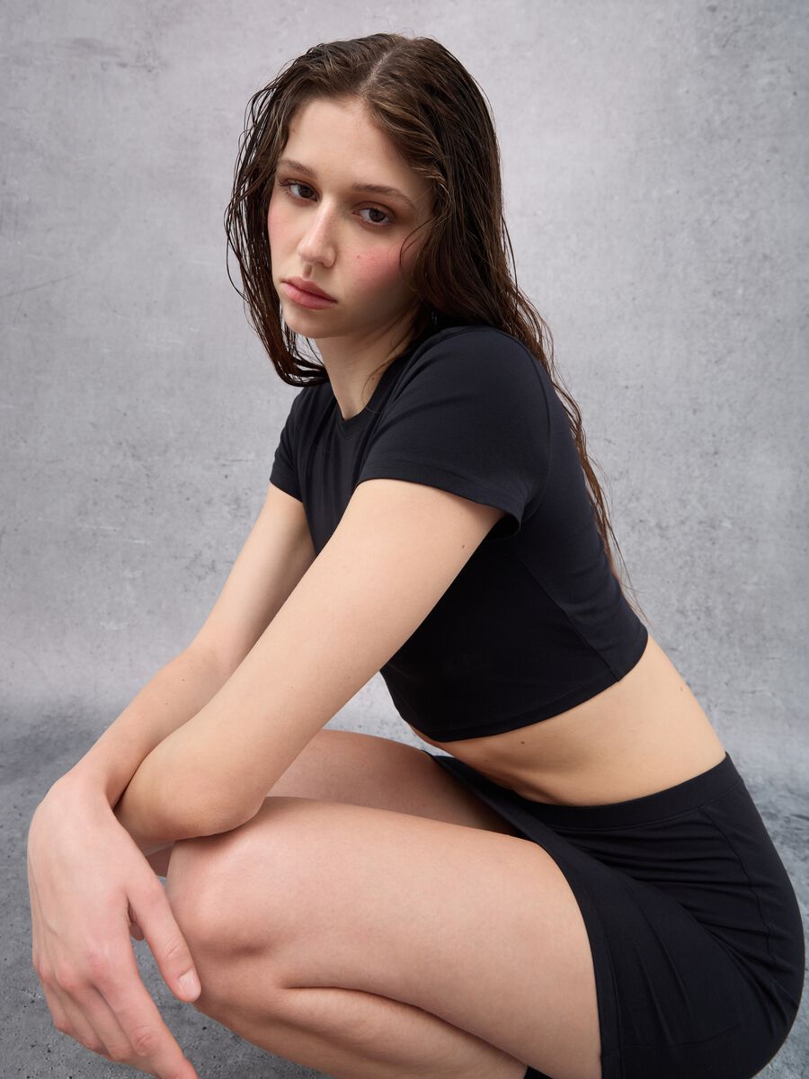 Crop T-shirt Black_2