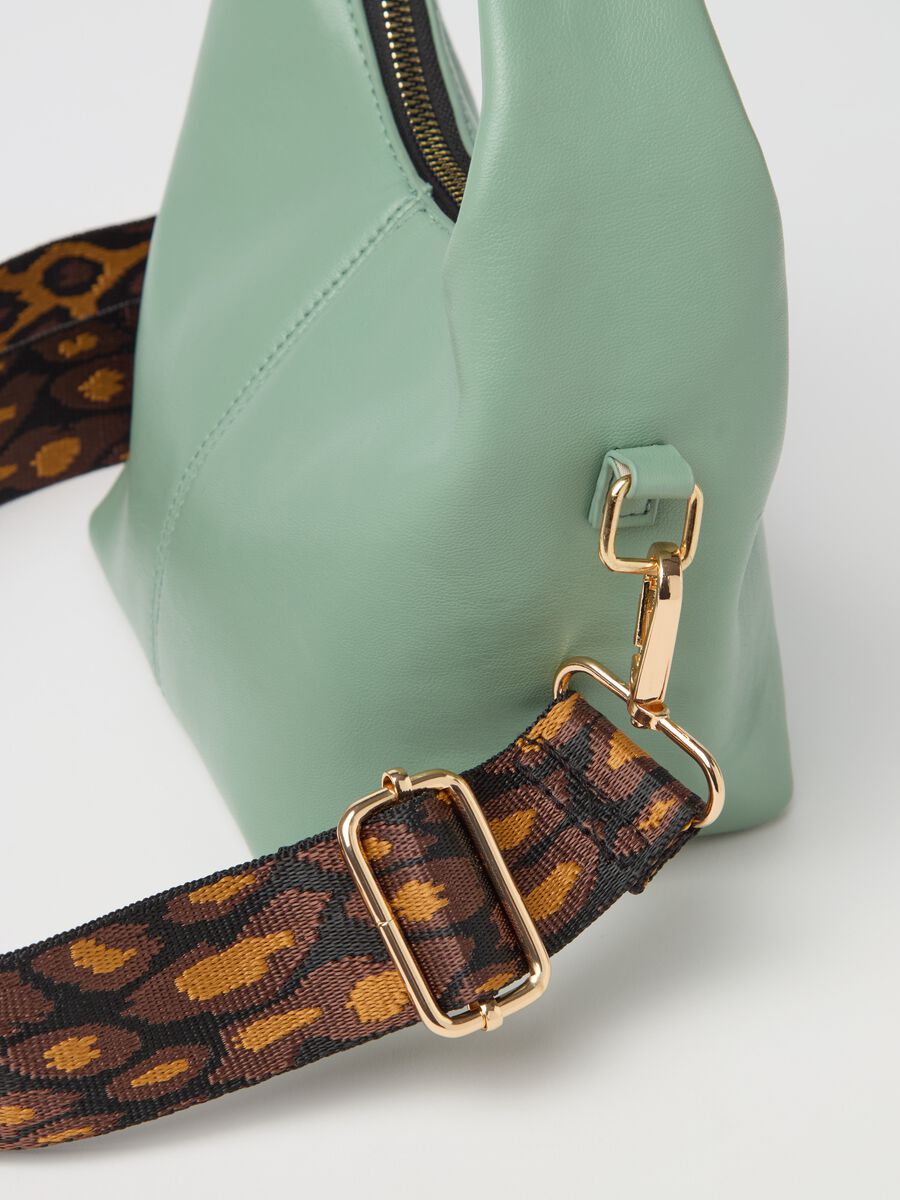 Shoulder strap with animal print pattern_2
