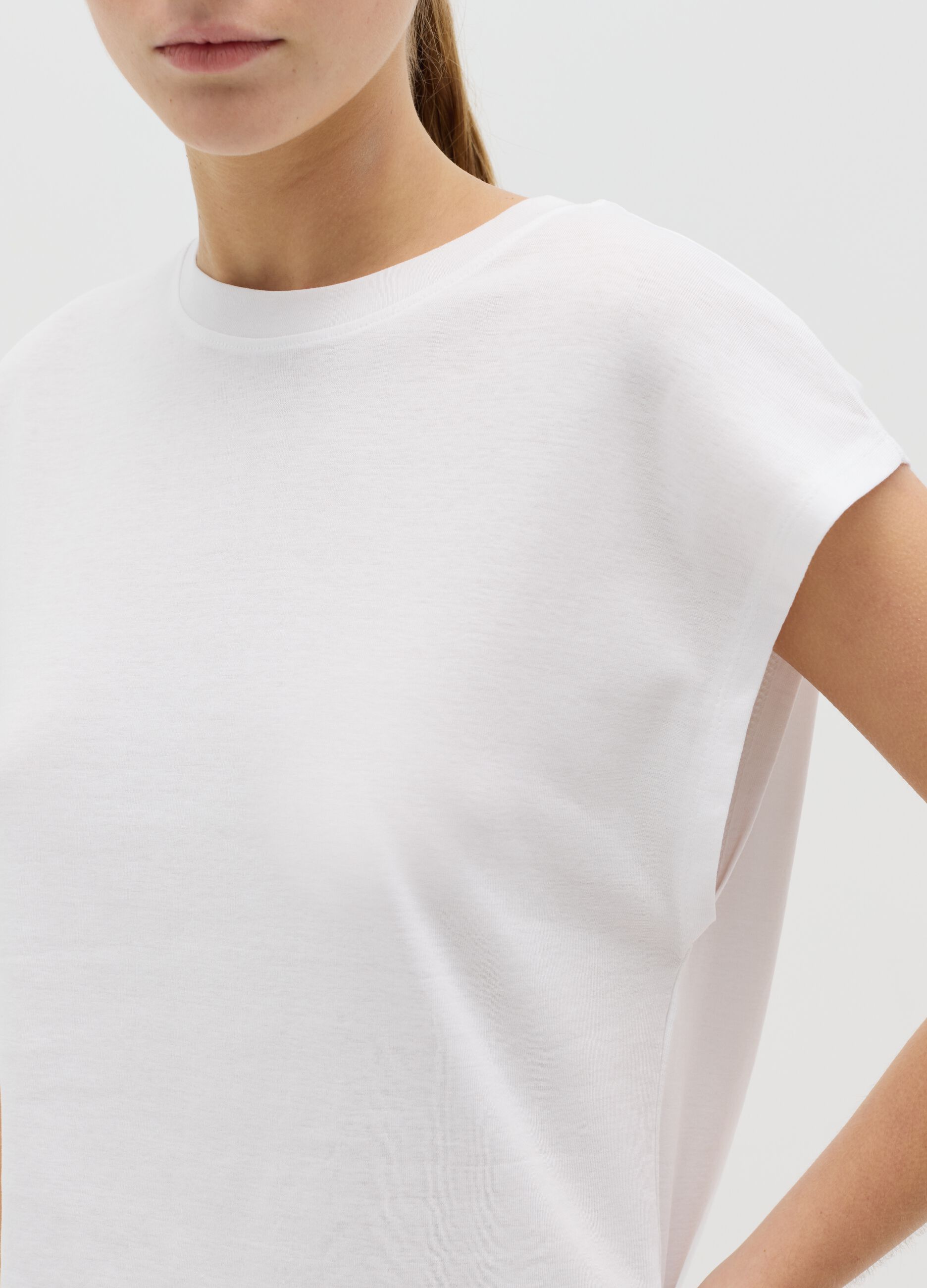T-shirt with kimono sleeves