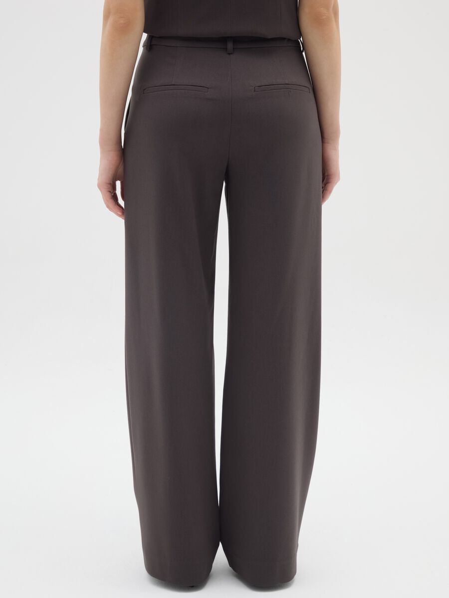 Brown trousers in stretch fabric_2