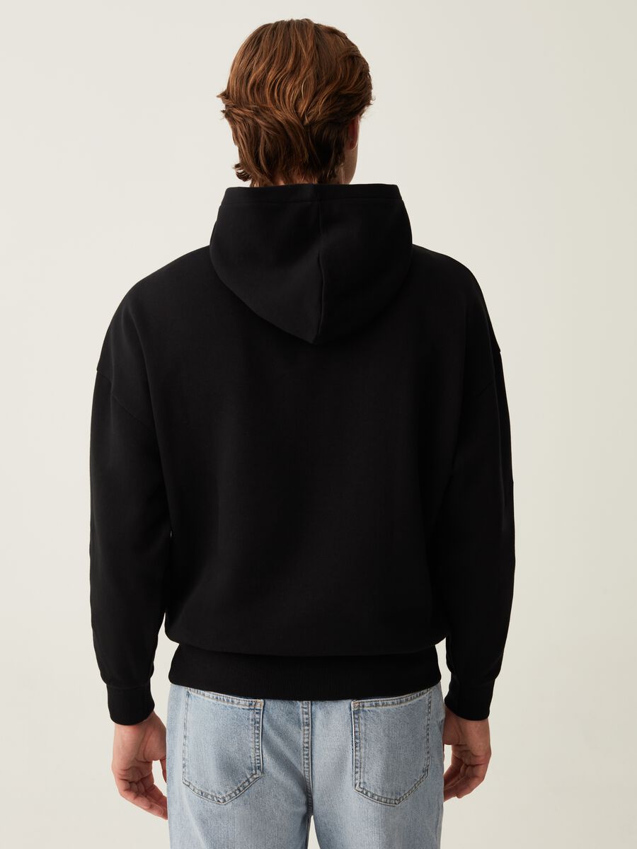 Felpa con cappuccio e applicazione boucle_2