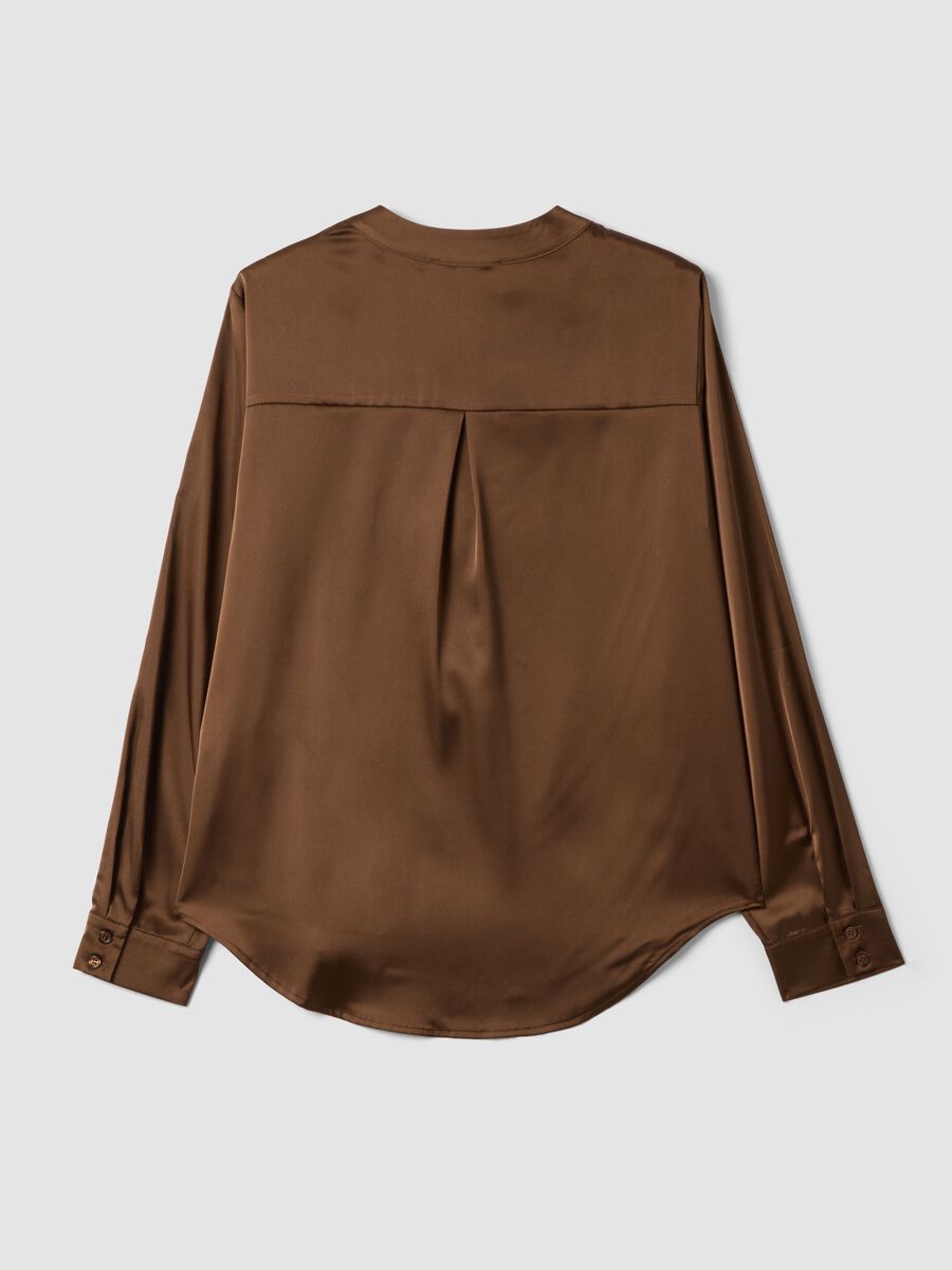 Camicia marrone in tessuto elasticizzato con collo coreano_6