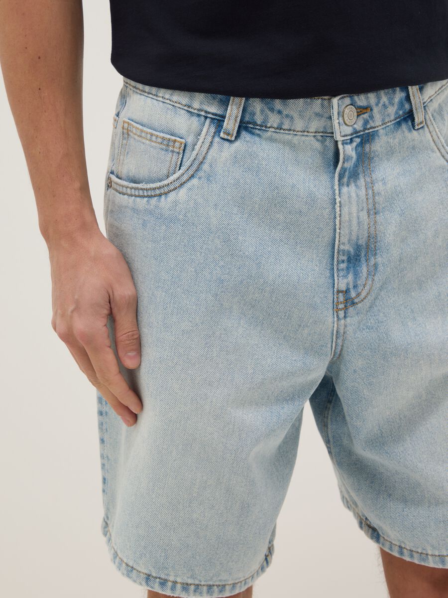 Light blue baggy-fit cotton-blend denim Bermuda shorts_3
