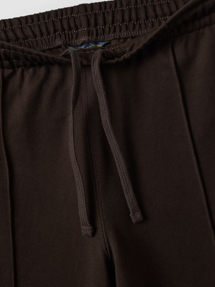 Pantaloni jogger marroni in tessuto elasticizzato relaxed fit_1