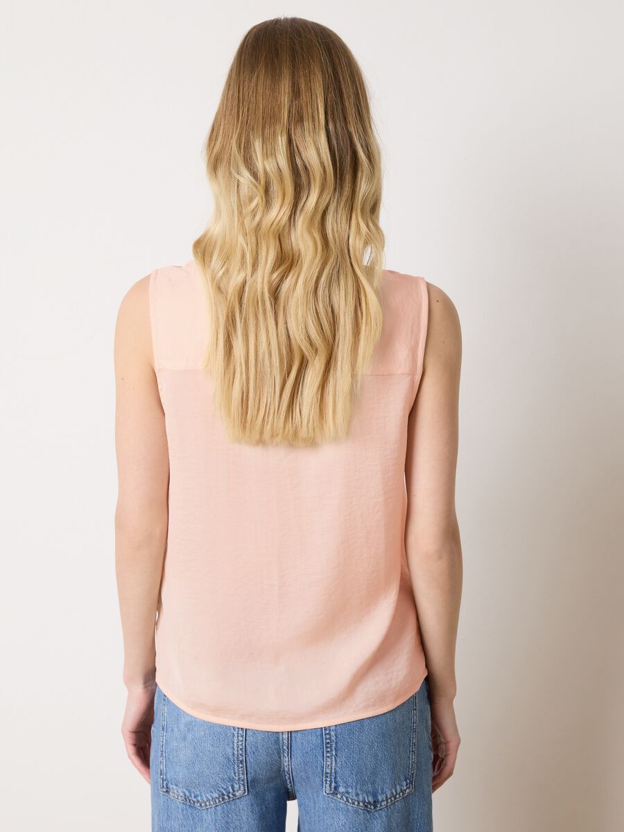 Pink sleeveless blouse with flounce_3