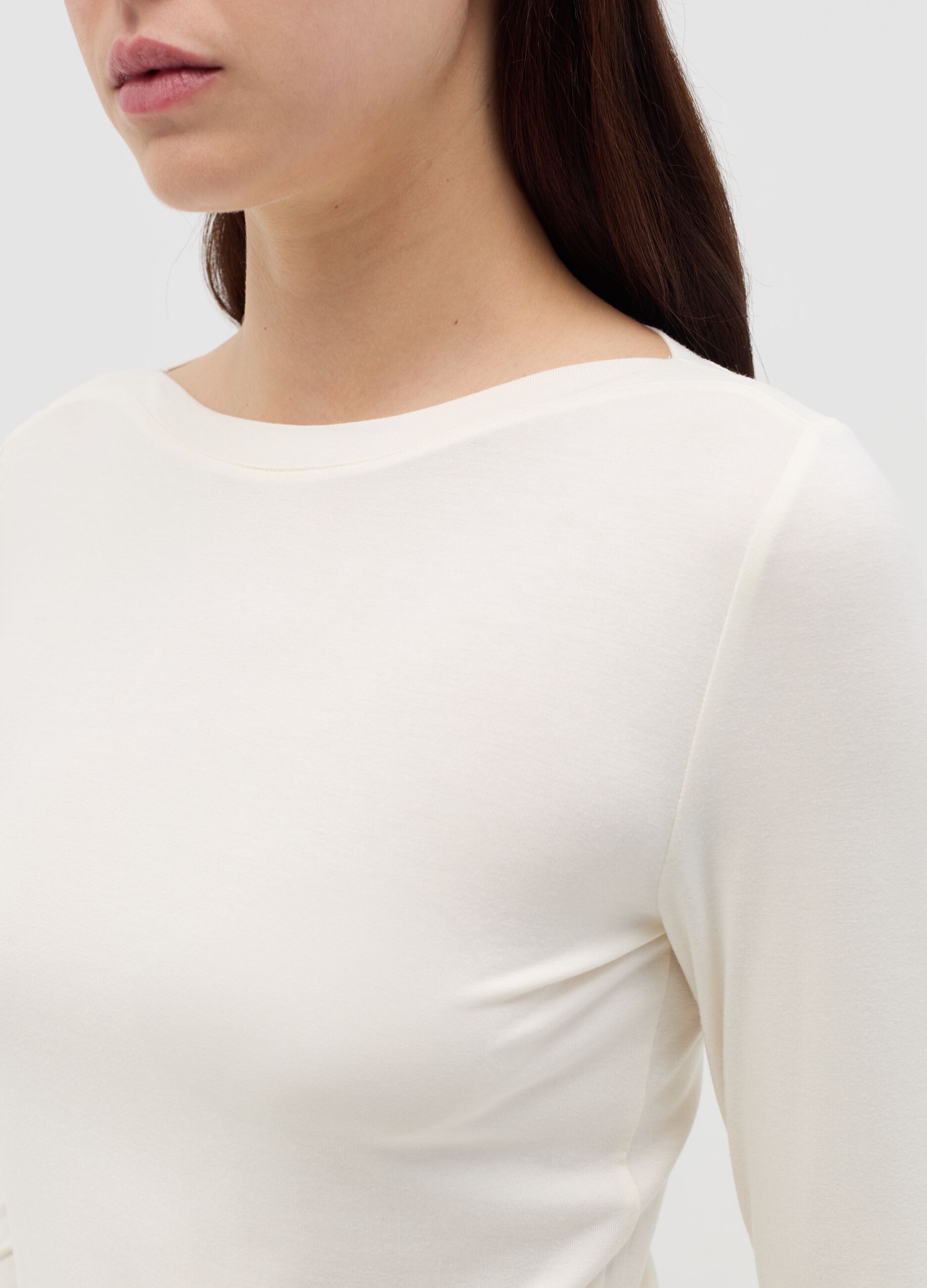 T-shirt with boat neck