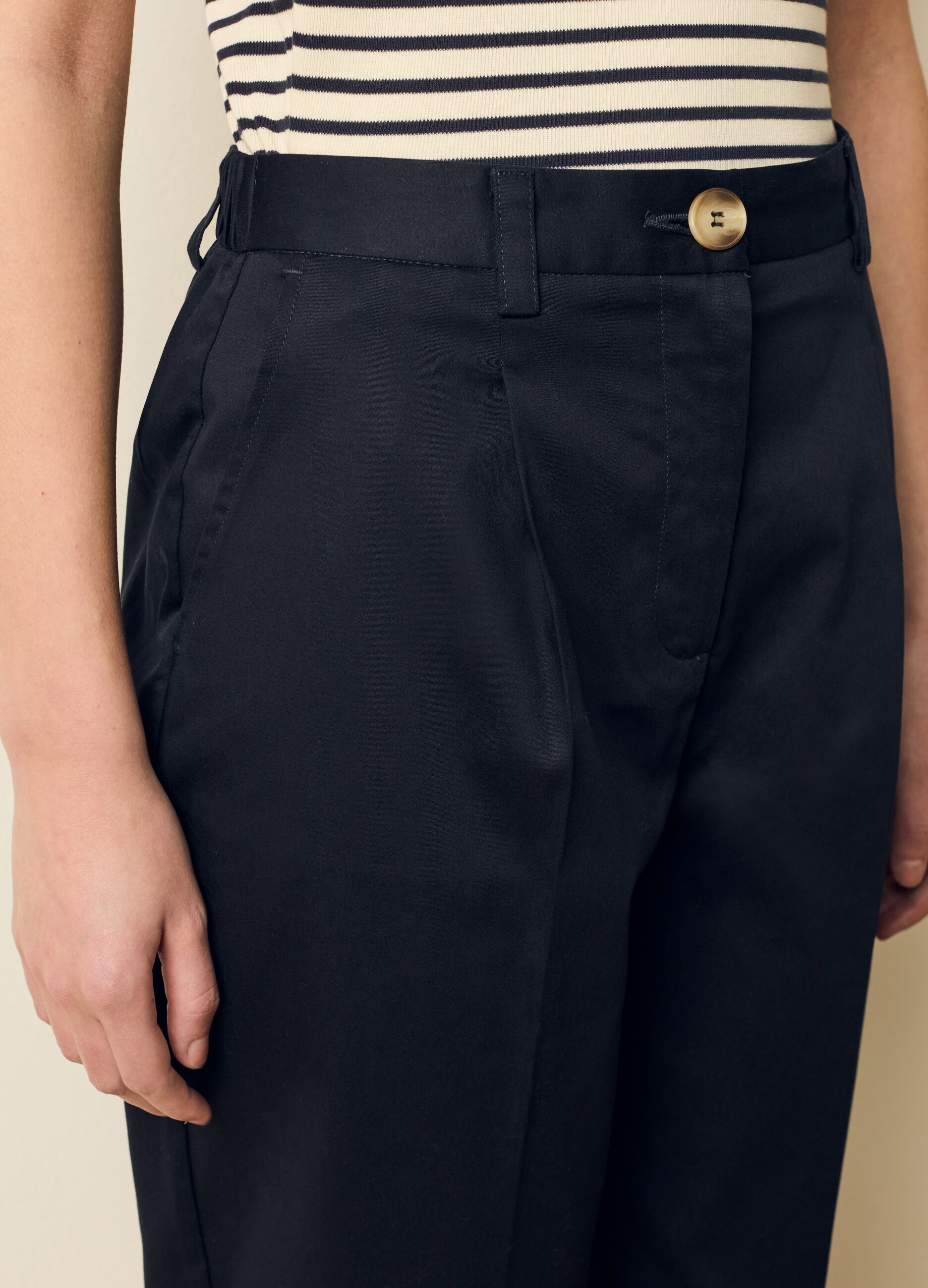 Cropped chino trousers with darts
