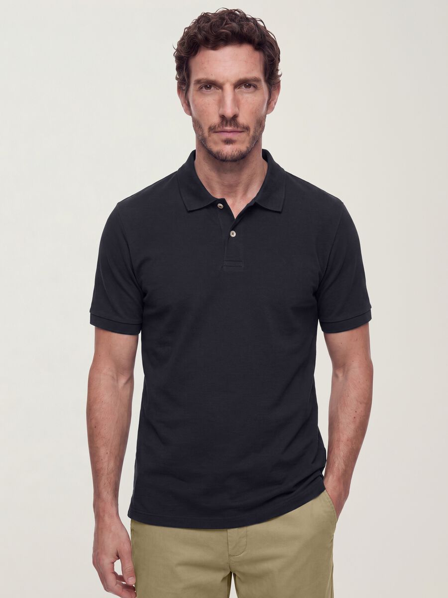 Polo nera in puro cotone piquet con colletto classico regular fit_0