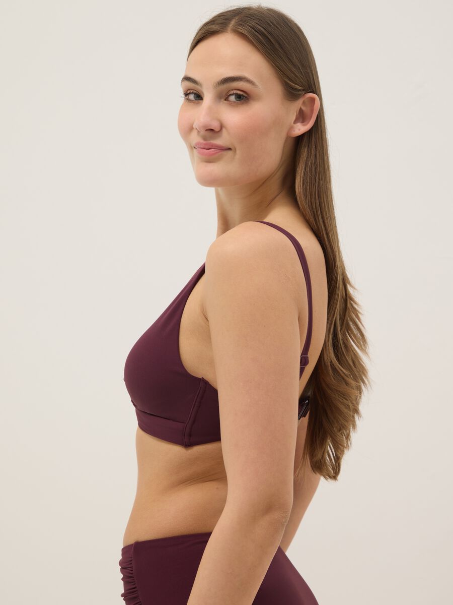 Top bikini a triangolo viola in tessuto elasticizzato con effetto shaping_3