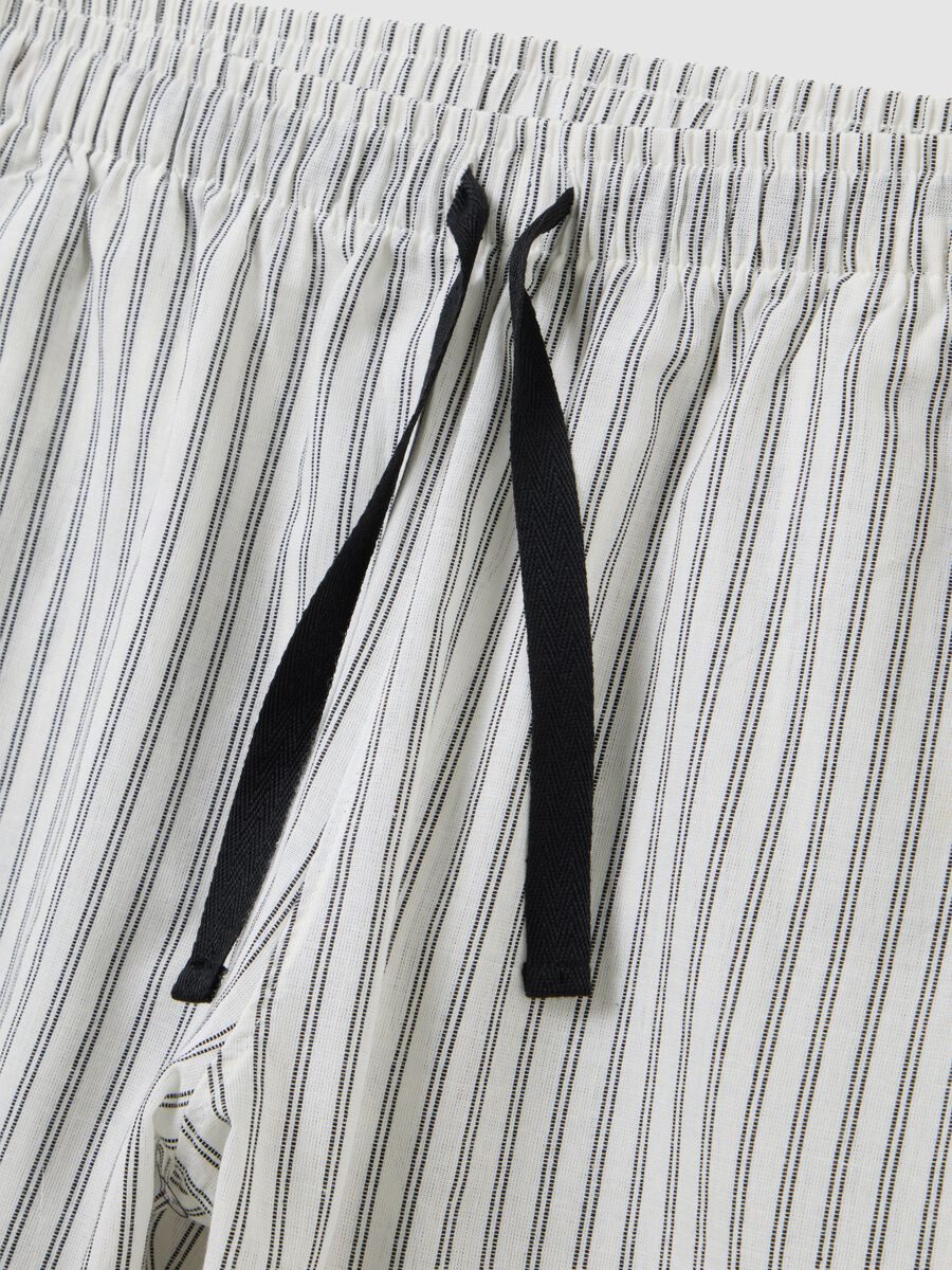 Men's pyjamas in pure black cotton, regular fit with checked shorts_5