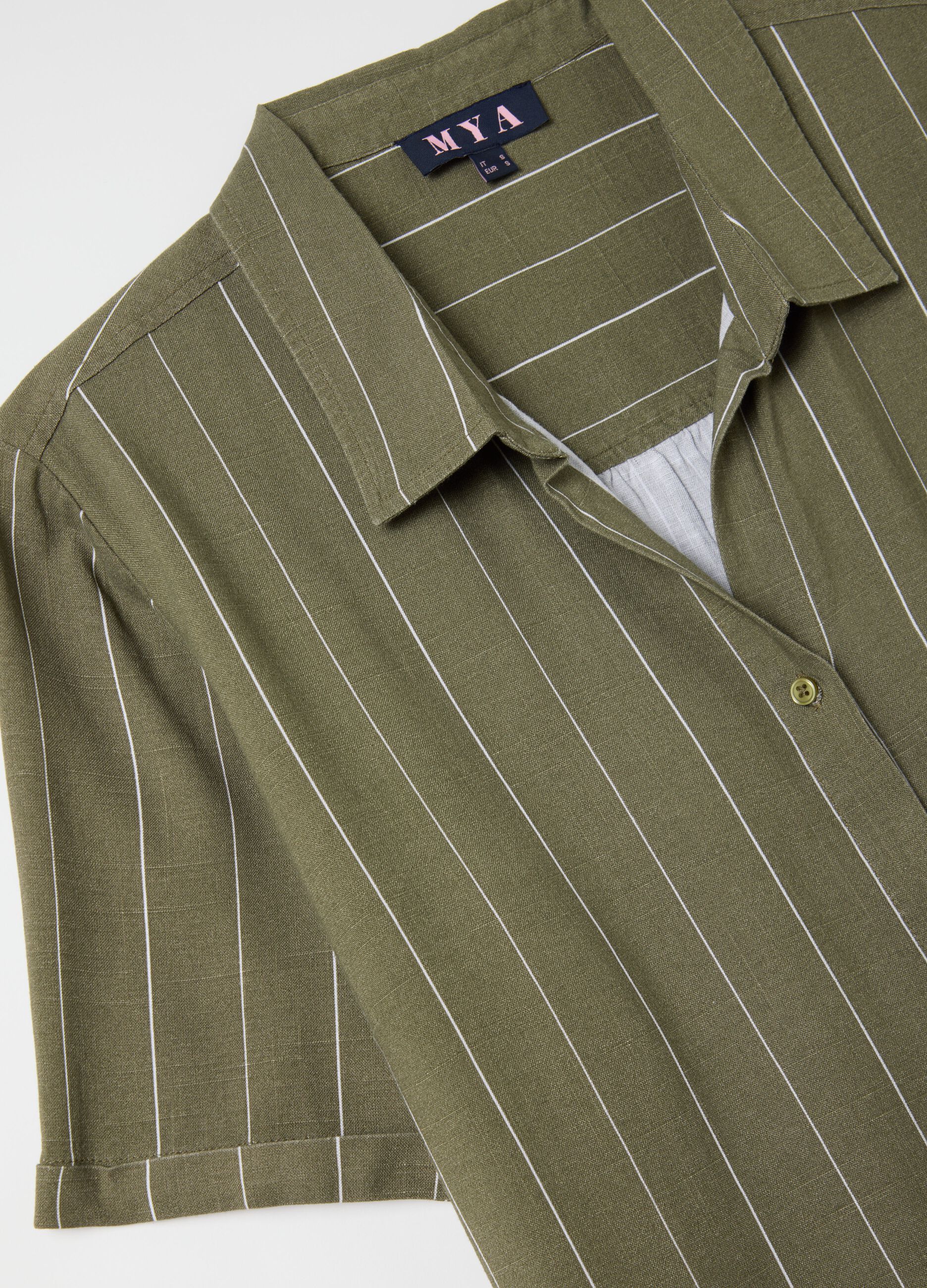 Curvy green pinstriped shirt in viscose and linen