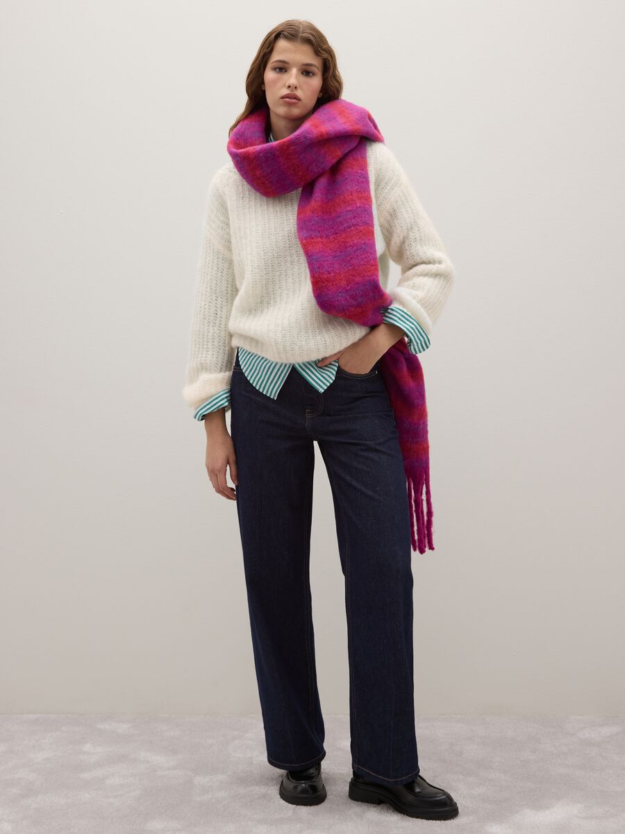 White crew neck sweater with oversized fit_1