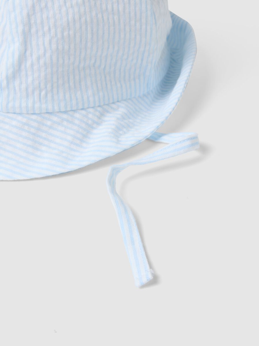Cappello in puro cotone a righe multicolor per neonati con tesa_2
