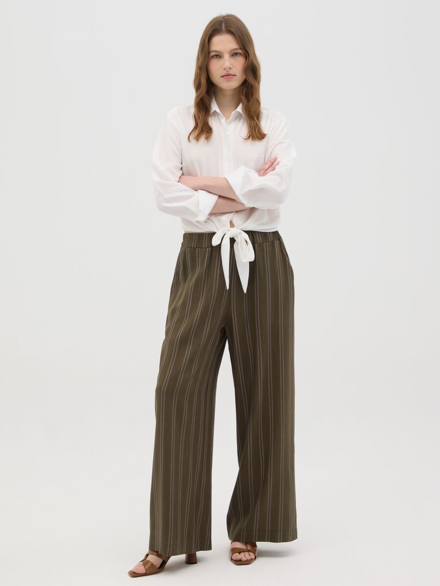 Women's regular fit white blend shirt with front tie_1