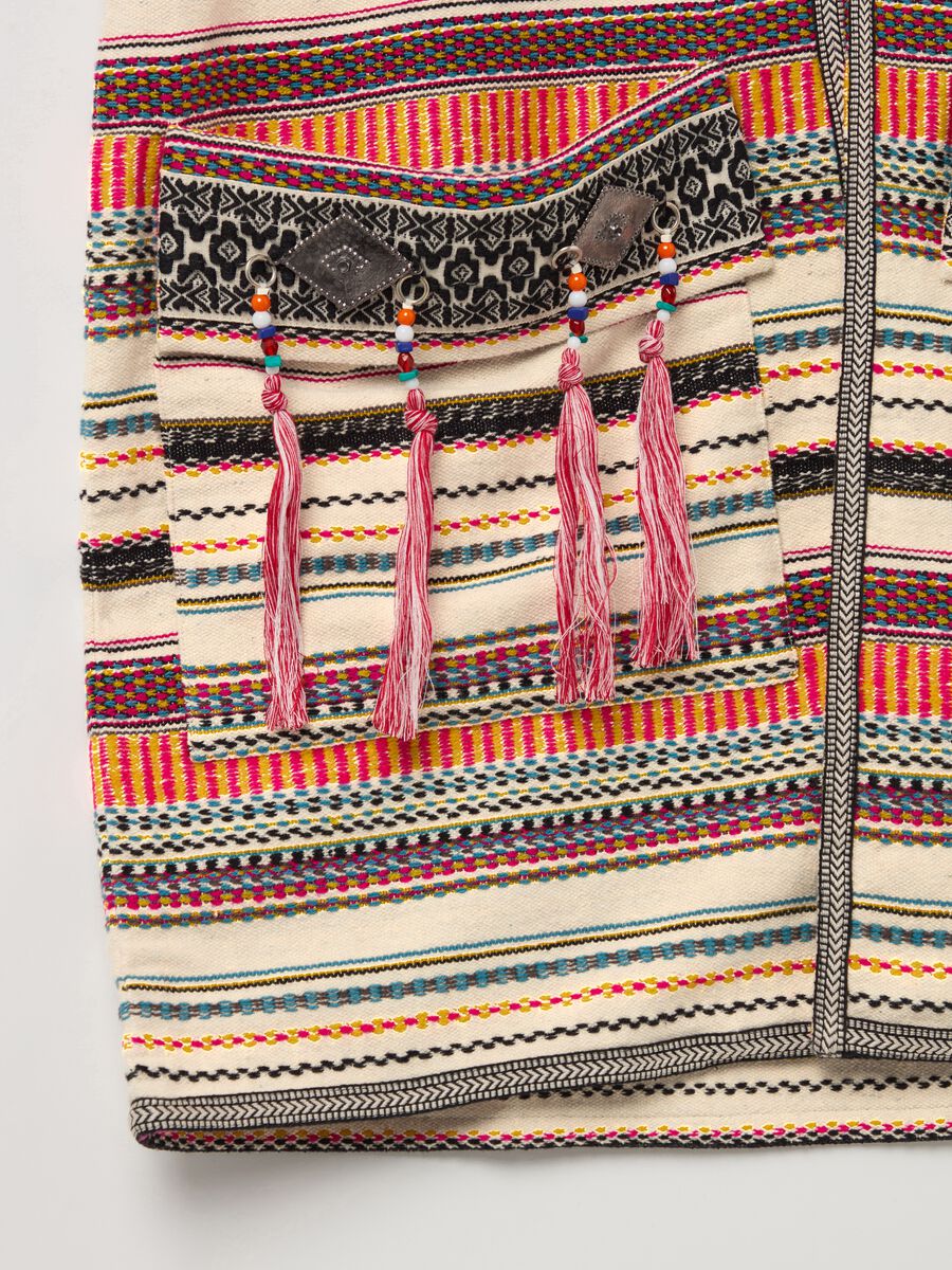 Long open gilet with ethnic pattern_5