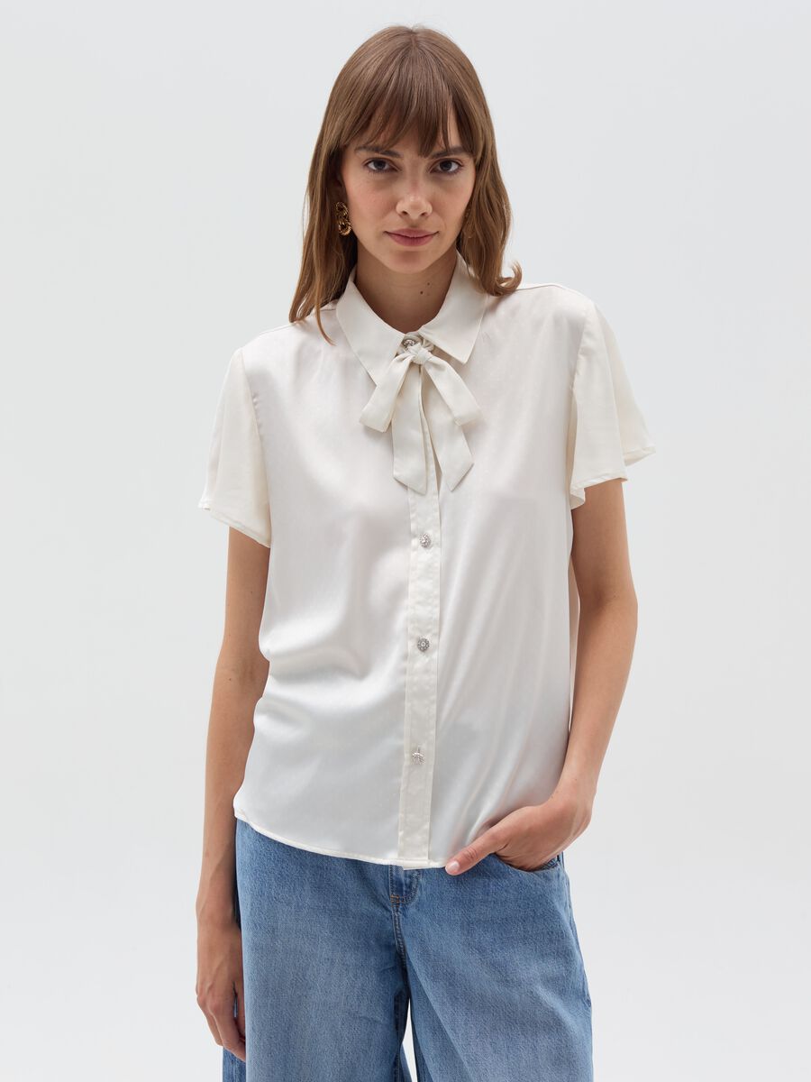 Blusa con foulard e bottoni gioiello_0