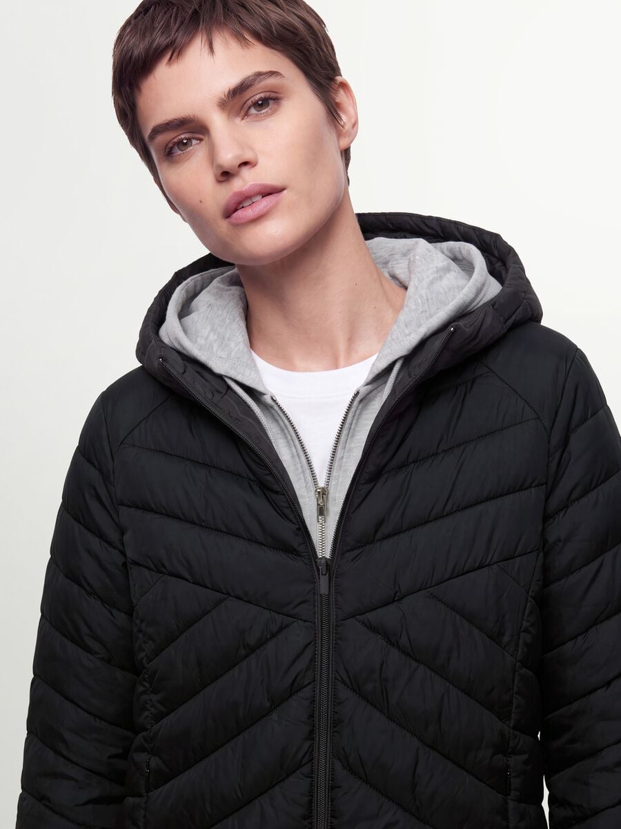 Giacca Ultralight nera trapuntata con cappuccio e zip_0