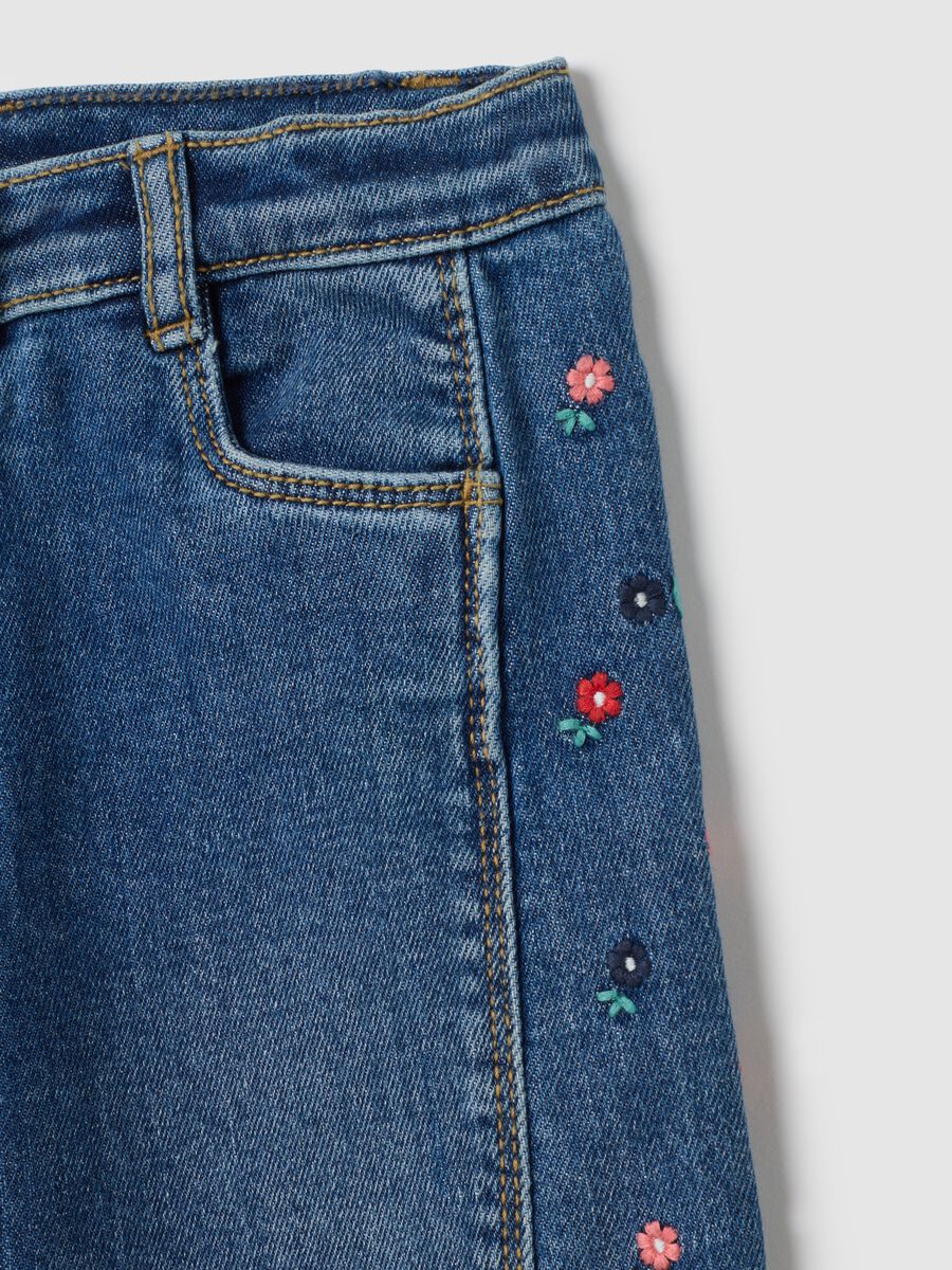 Girls' wide leg blue denim jeans with embroidery_3