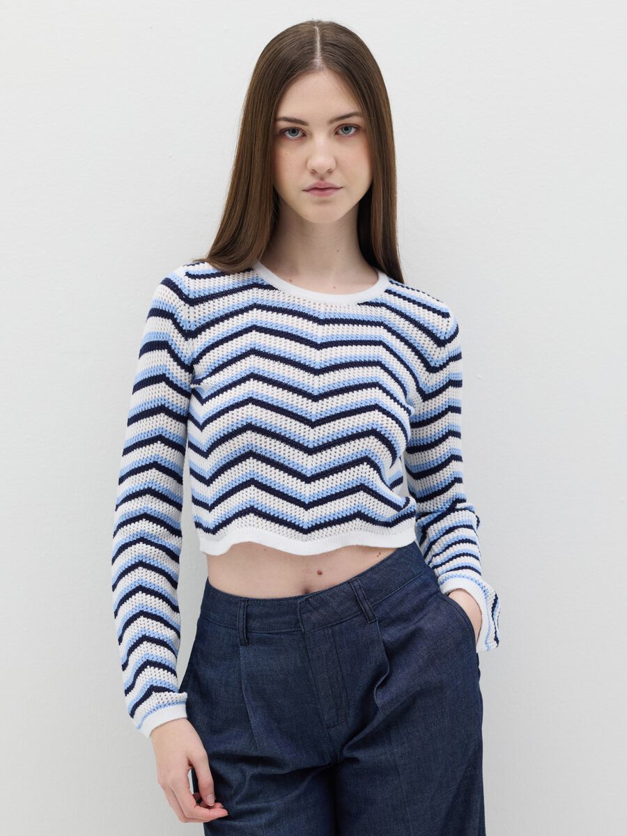 Crochet top with striped design_0