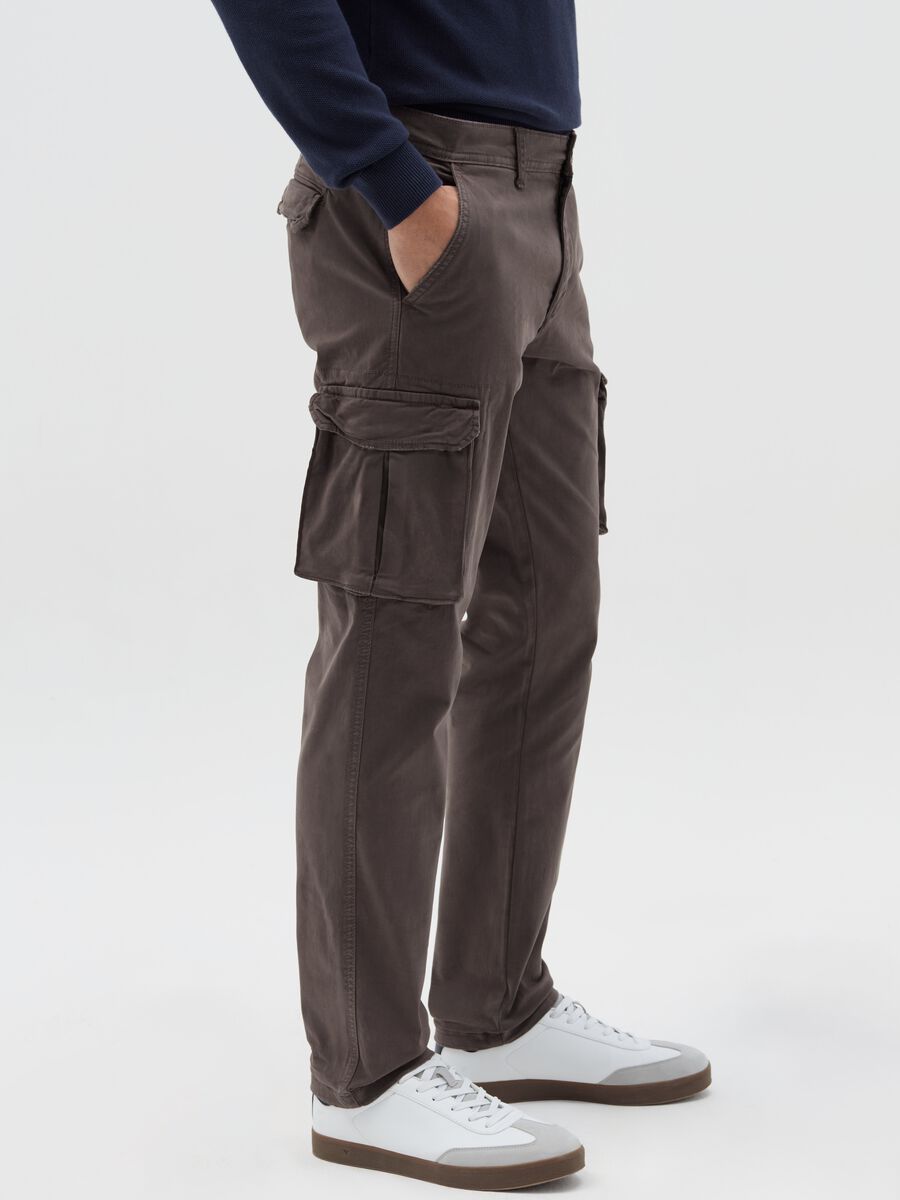 Cargo trousers in twill_2