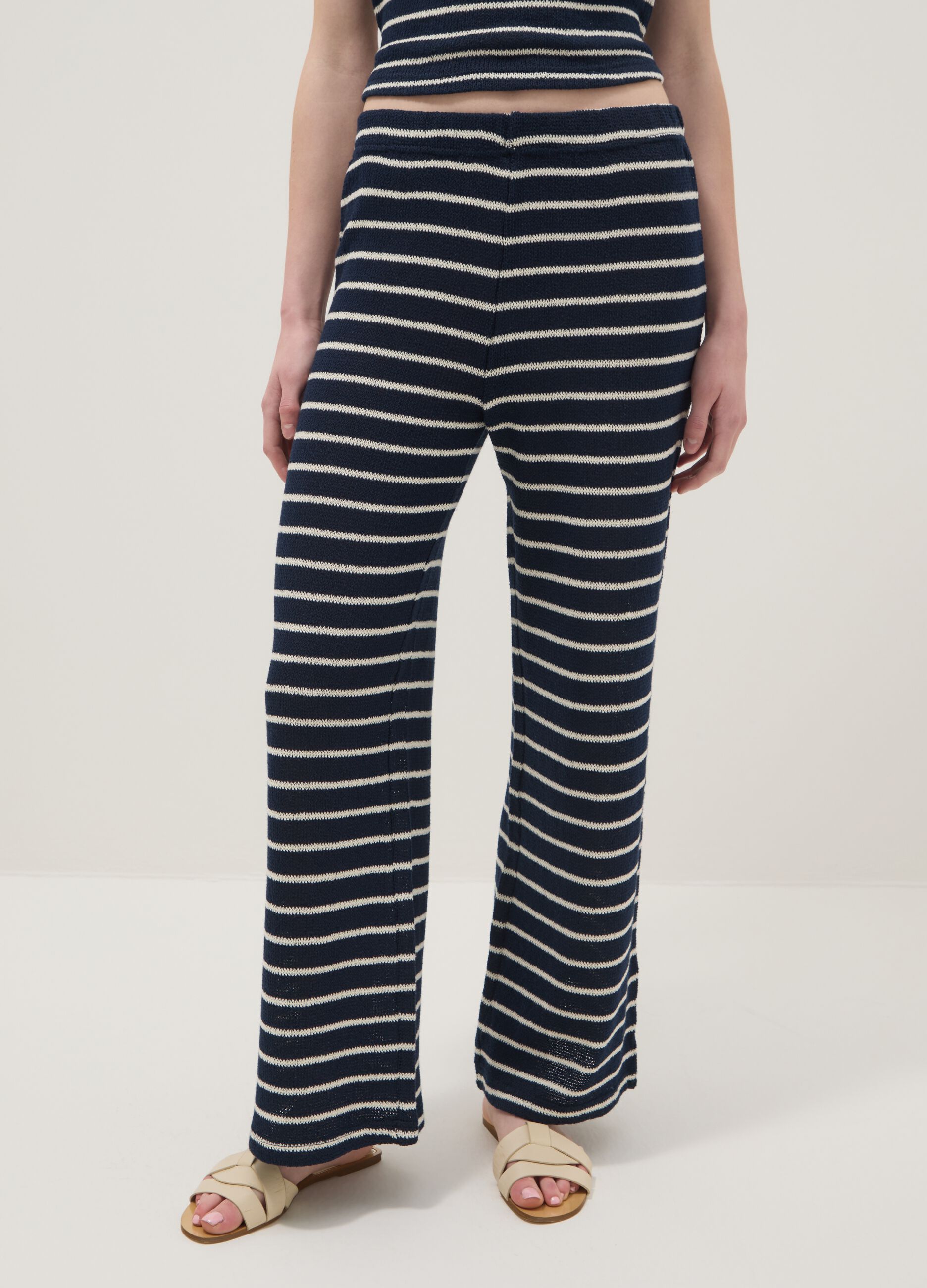 Pantaloni wide leg blu a righe con vita elastica