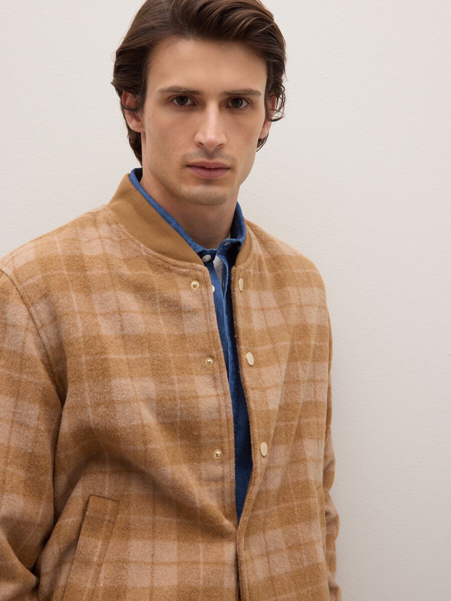 Giubbotto bomber a quadri marrone regular fit_4