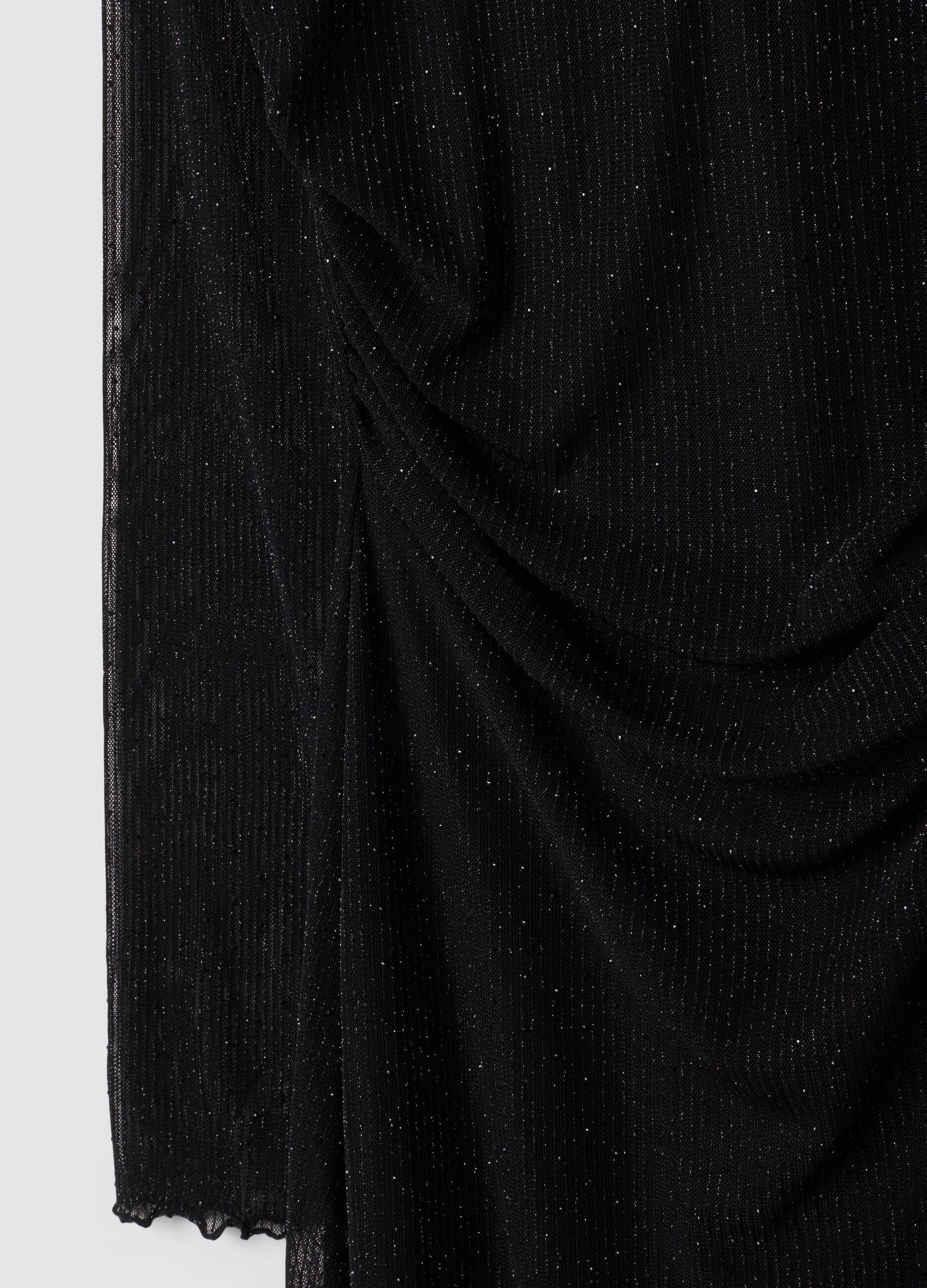 Abito nero in tessuto elasticizzato girocollo
