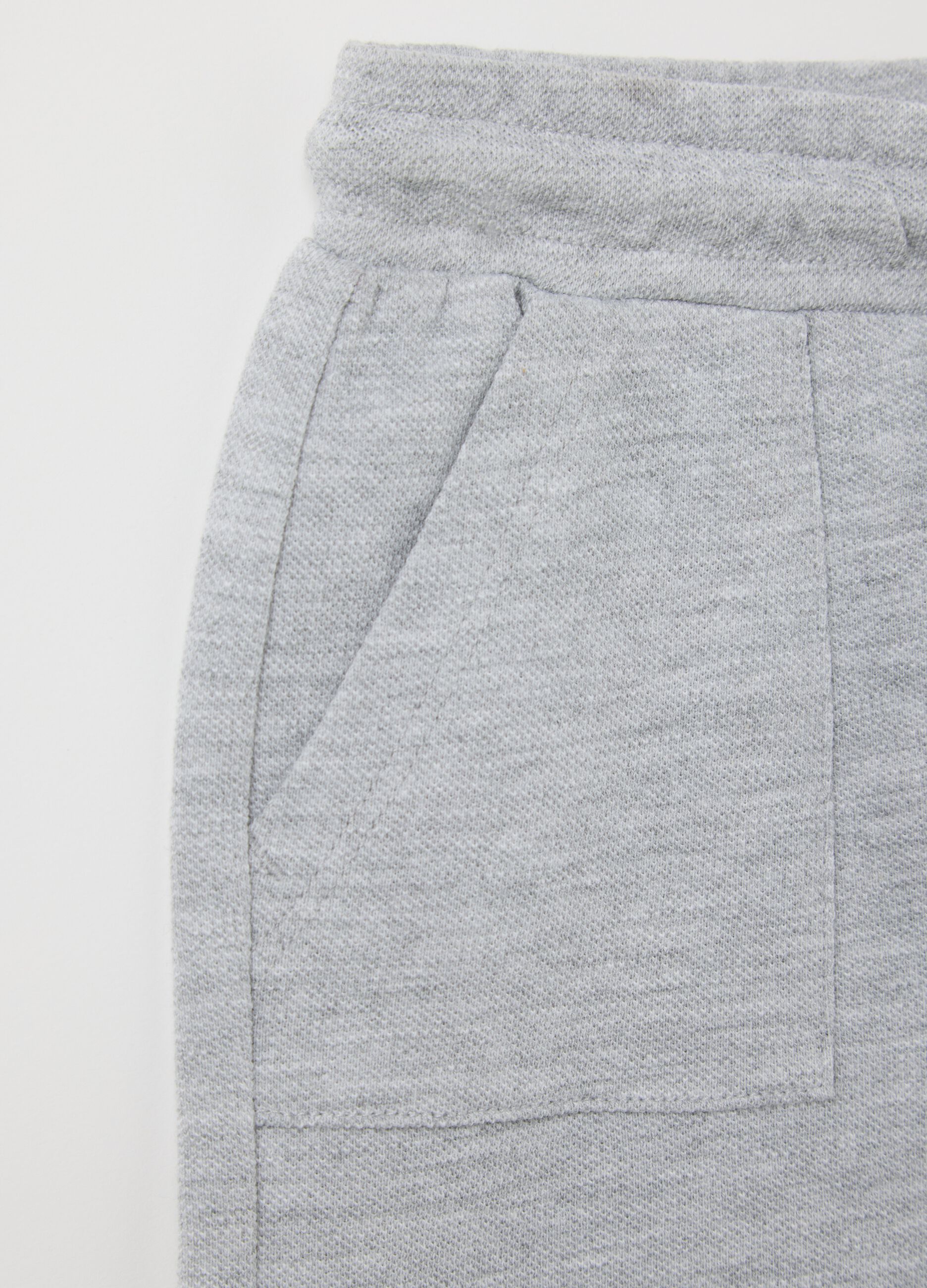 Grey shorts in cotton and viscose with drawstring
