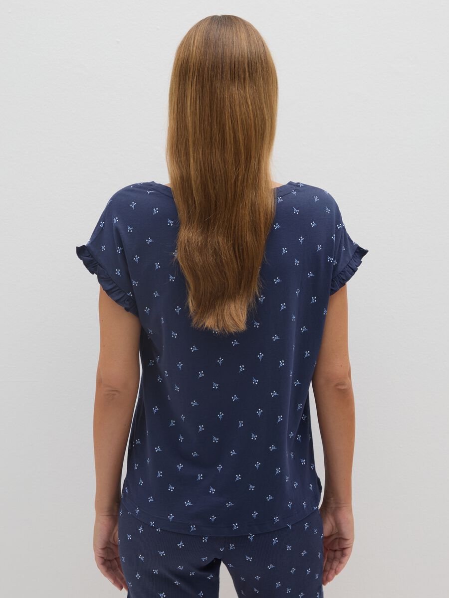 Maglietta pigiama blu in cotone con stampa floreale_2