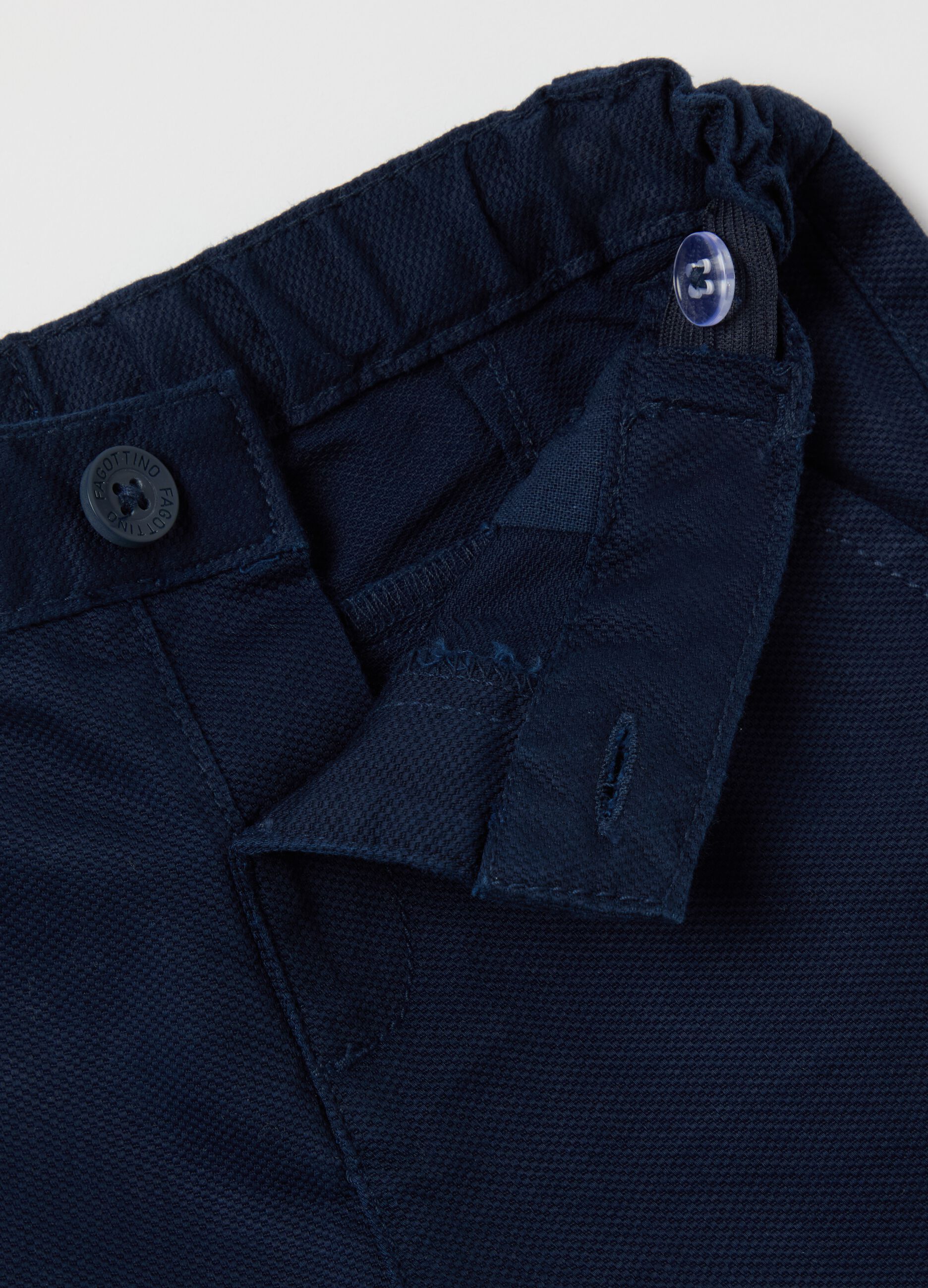 Bermuda shorts in dobby with pockets