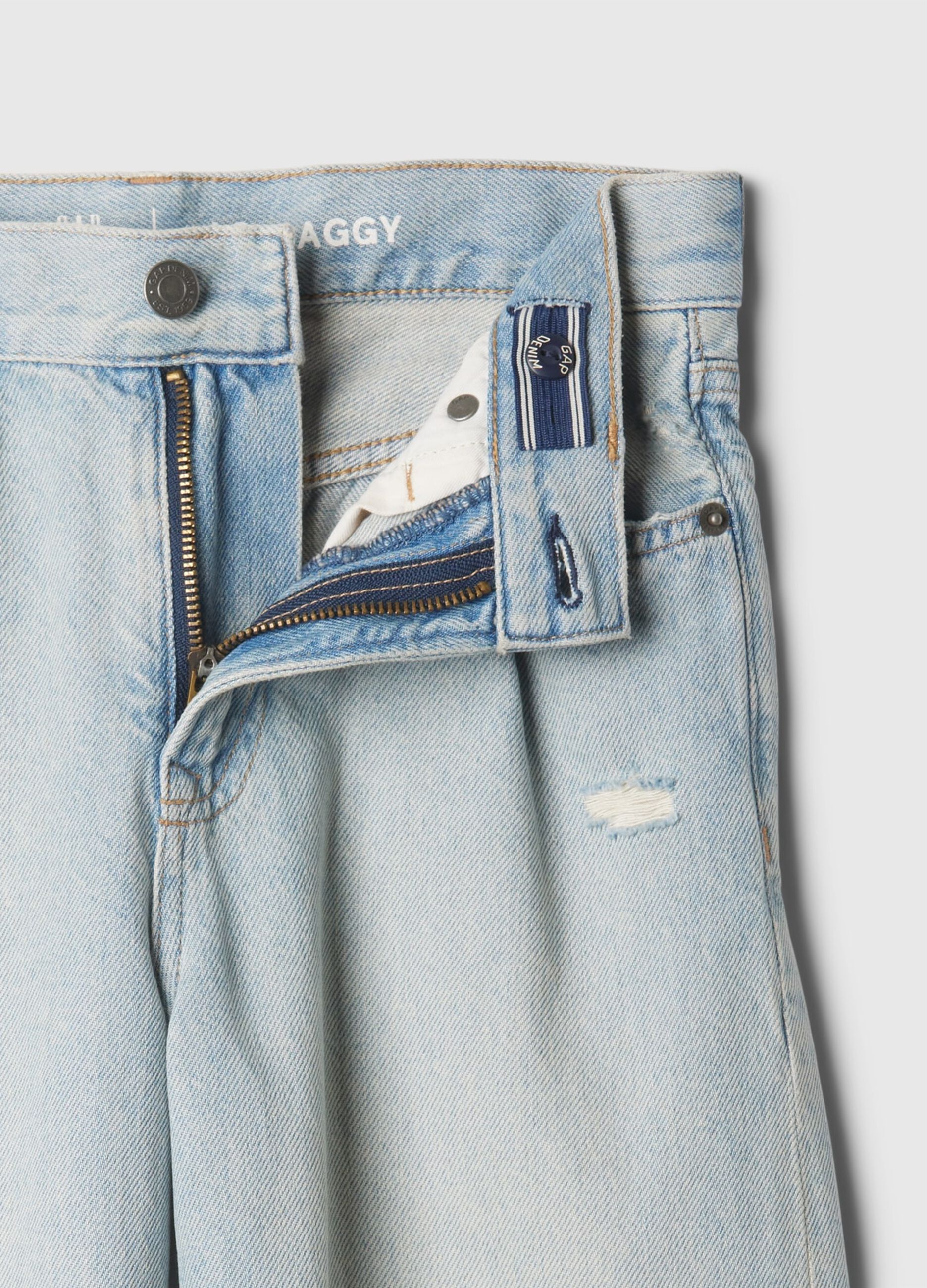 Baggy fit distressed jeans