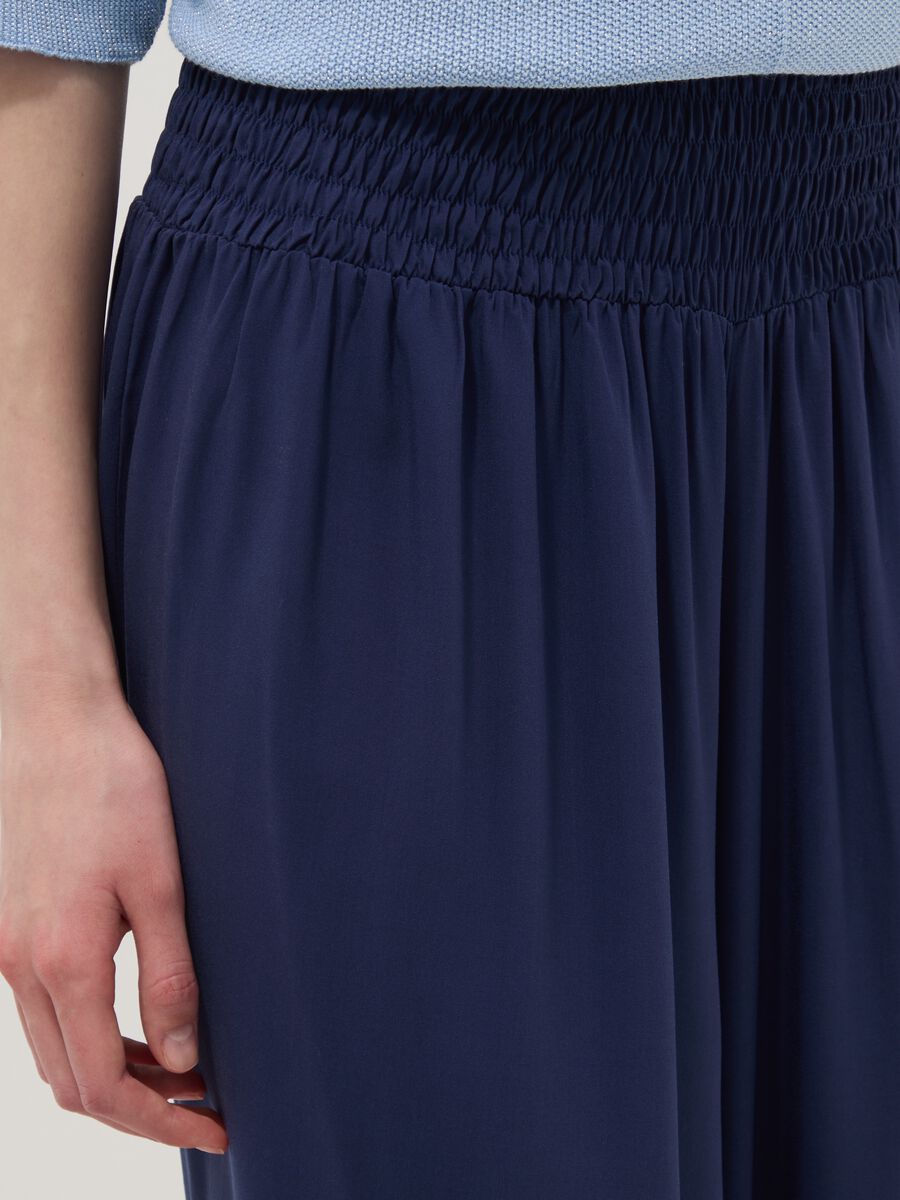 Wide blue pure-viscose trousers with elasticated waist, regular fit_3