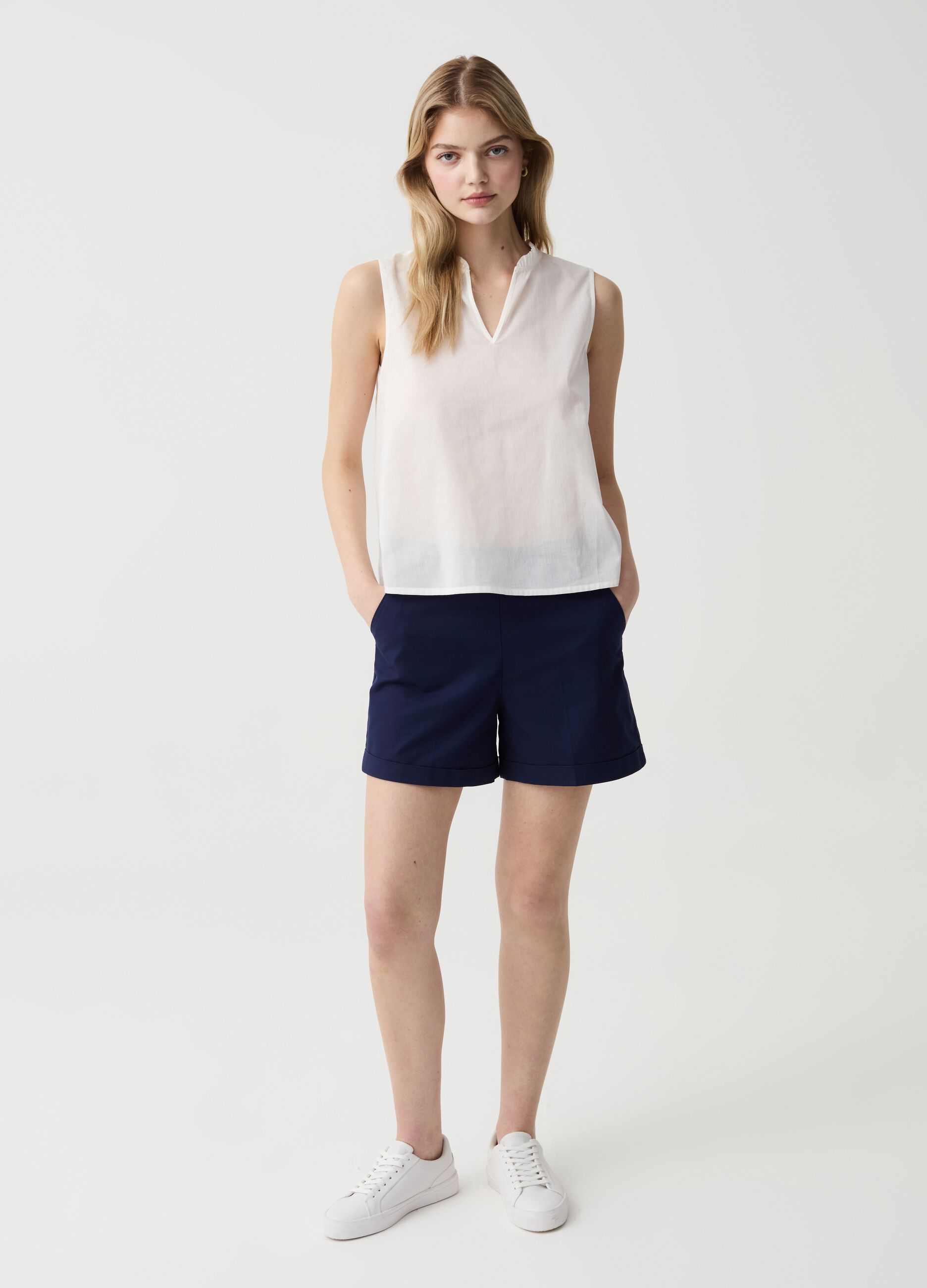 Stretch cotton shorts with turn-ups