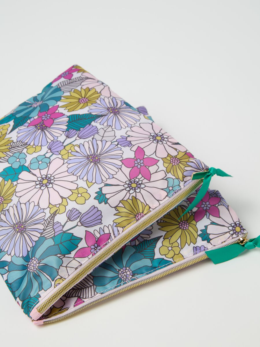 Travel clutch with floral print_2