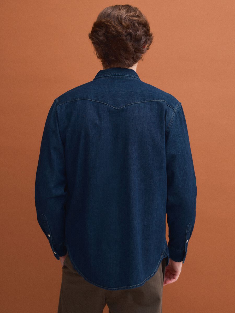 Camicia blu in puro cotone con bottoni e colletto classico regular fit_3