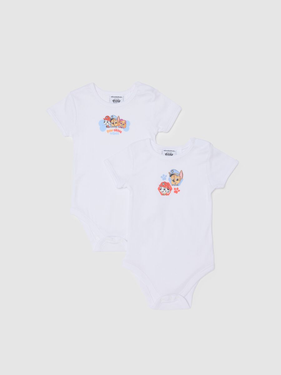 Twin pack bodysuits for infants in pure white cotton with print_0