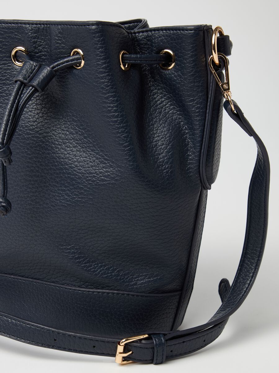 Bucket bag with shoulder strap_3