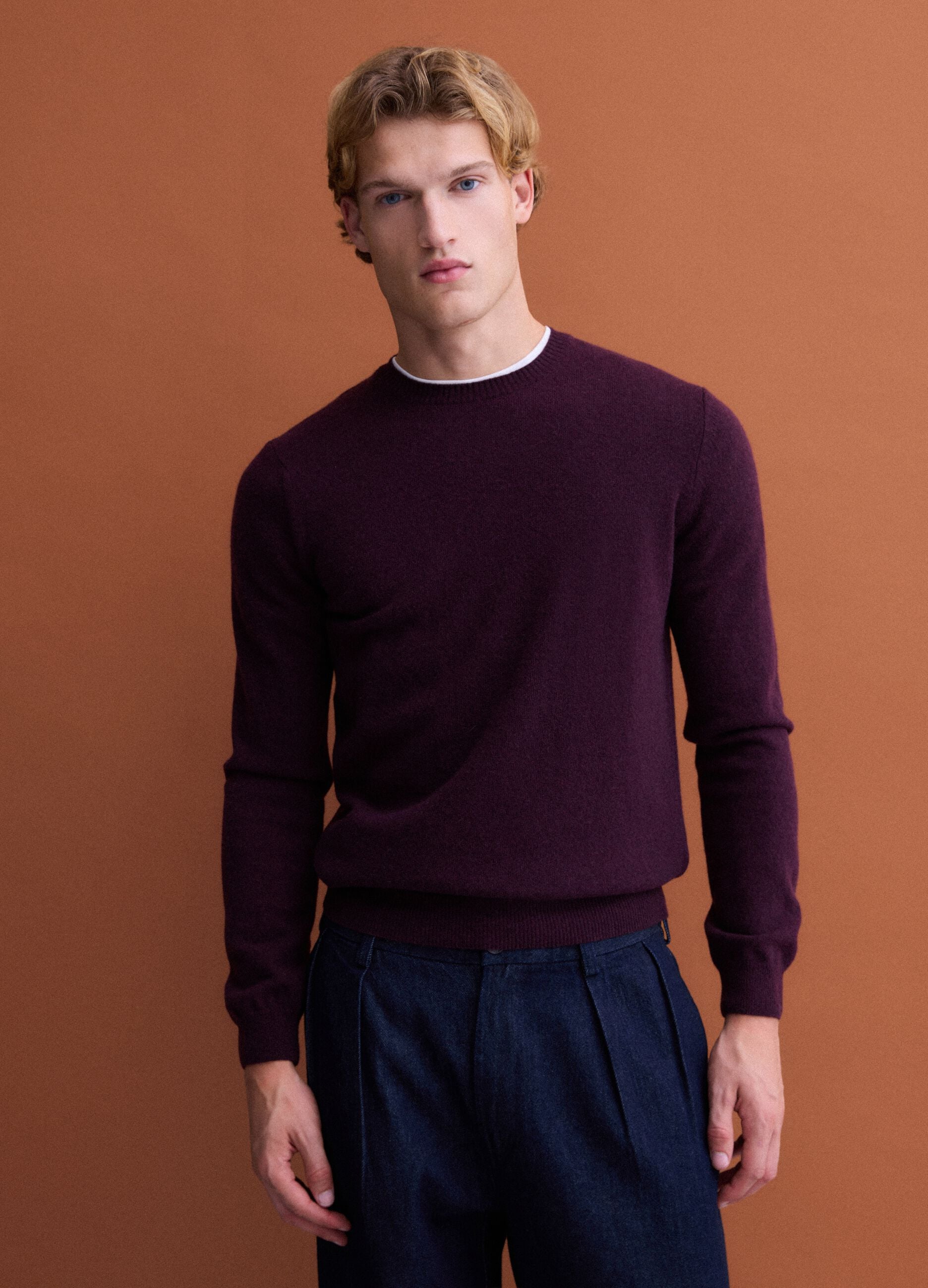 Pullover viola in pura lana a girocollo regular fit